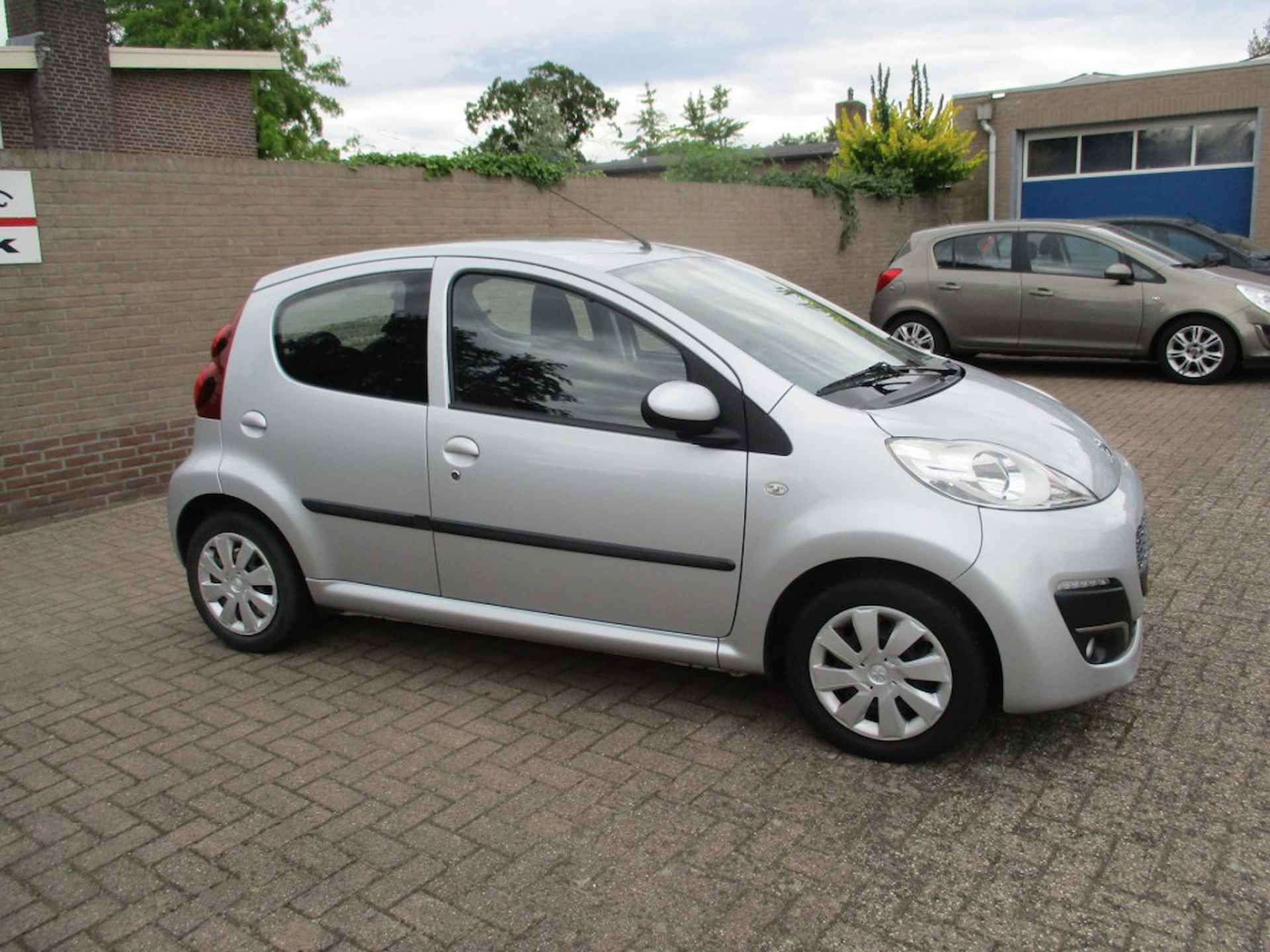 PEUGEOT 107 1.0 ACTIVE - 3/9