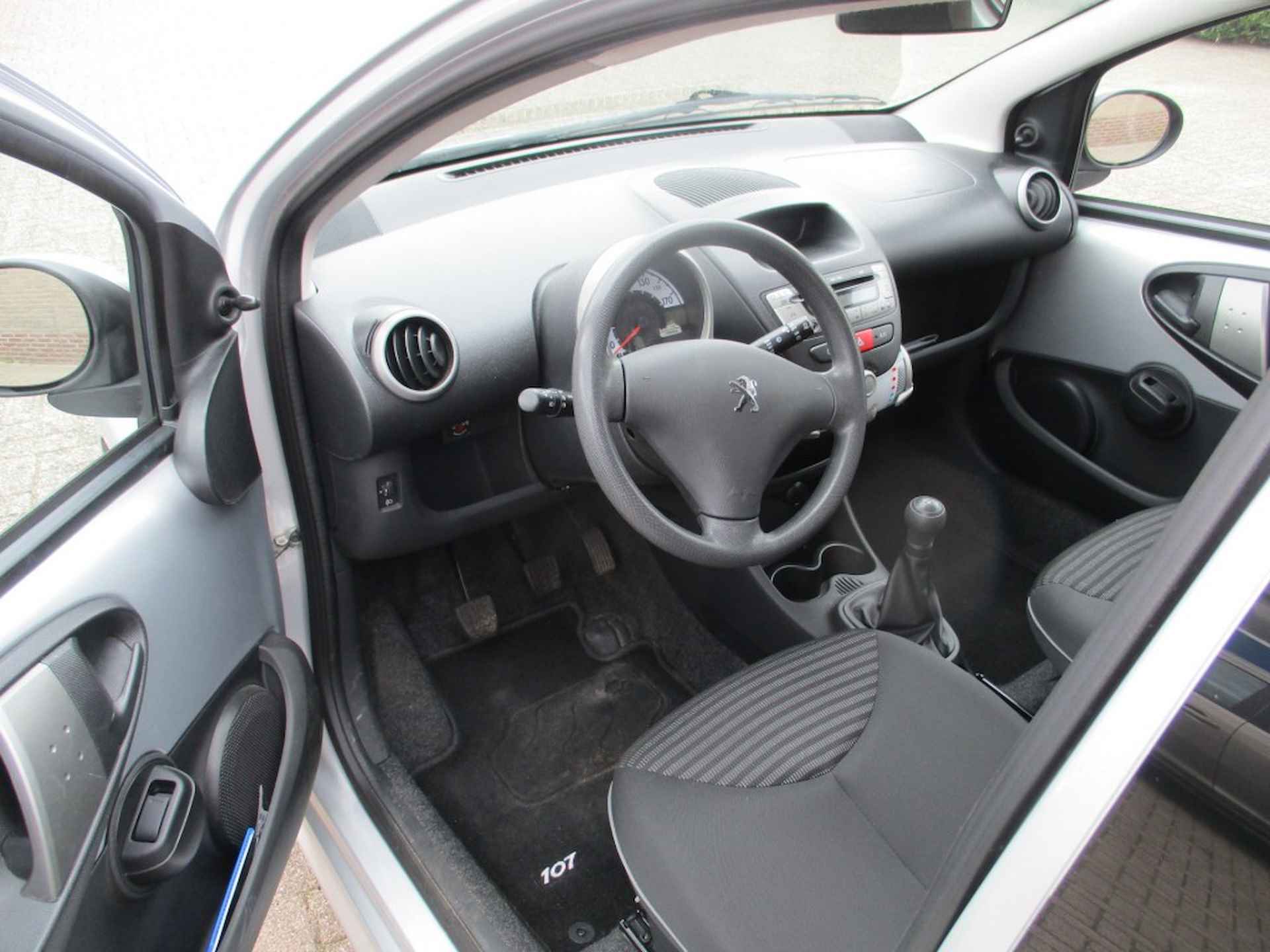 PEUGEOT 107 1.0 ACTIVE - 5/9