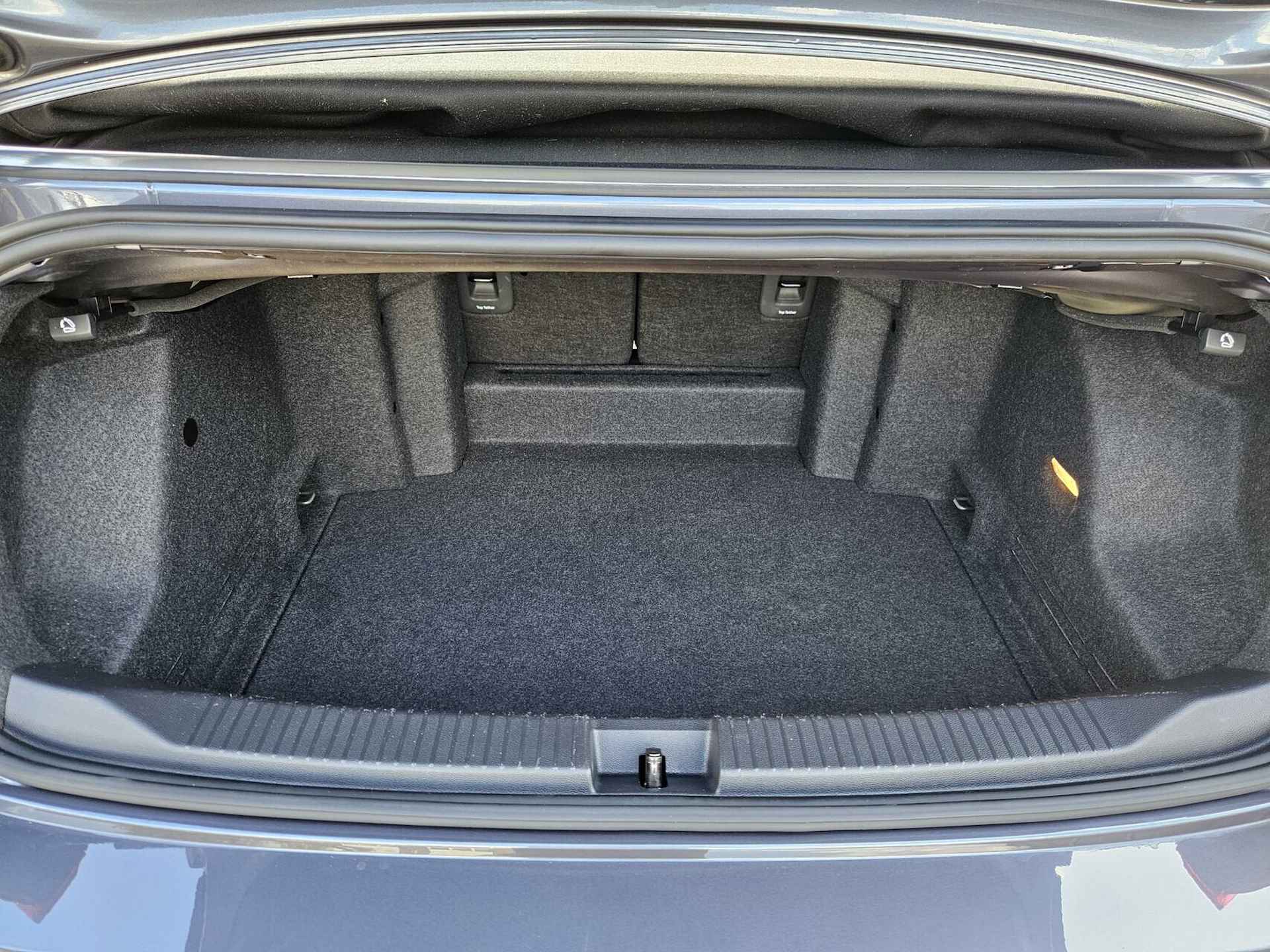 Volkswagen T-Roc Cabrio 1.0 TSI Style | Virtual / Navi / Carplay - 30/31