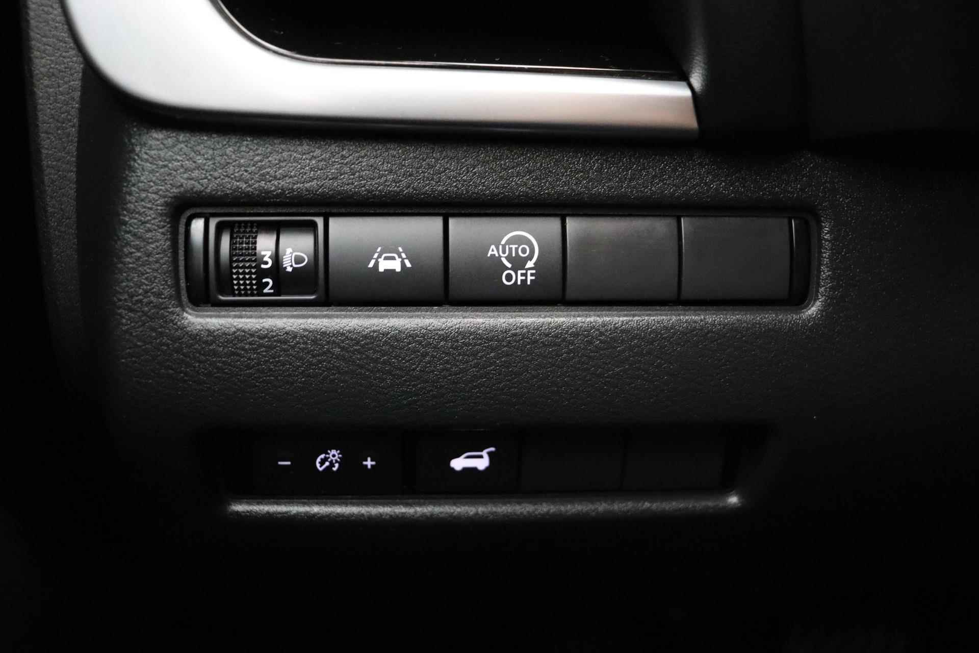 Nissan Qashqai 1.3 MHEV Xtronic N-Connecta 1800 kg trekgewicht! | Automaat | Navigatie | Panoramadak | Rondomzicht camera | Getint glas | Dakrails | Keyless - 31/37