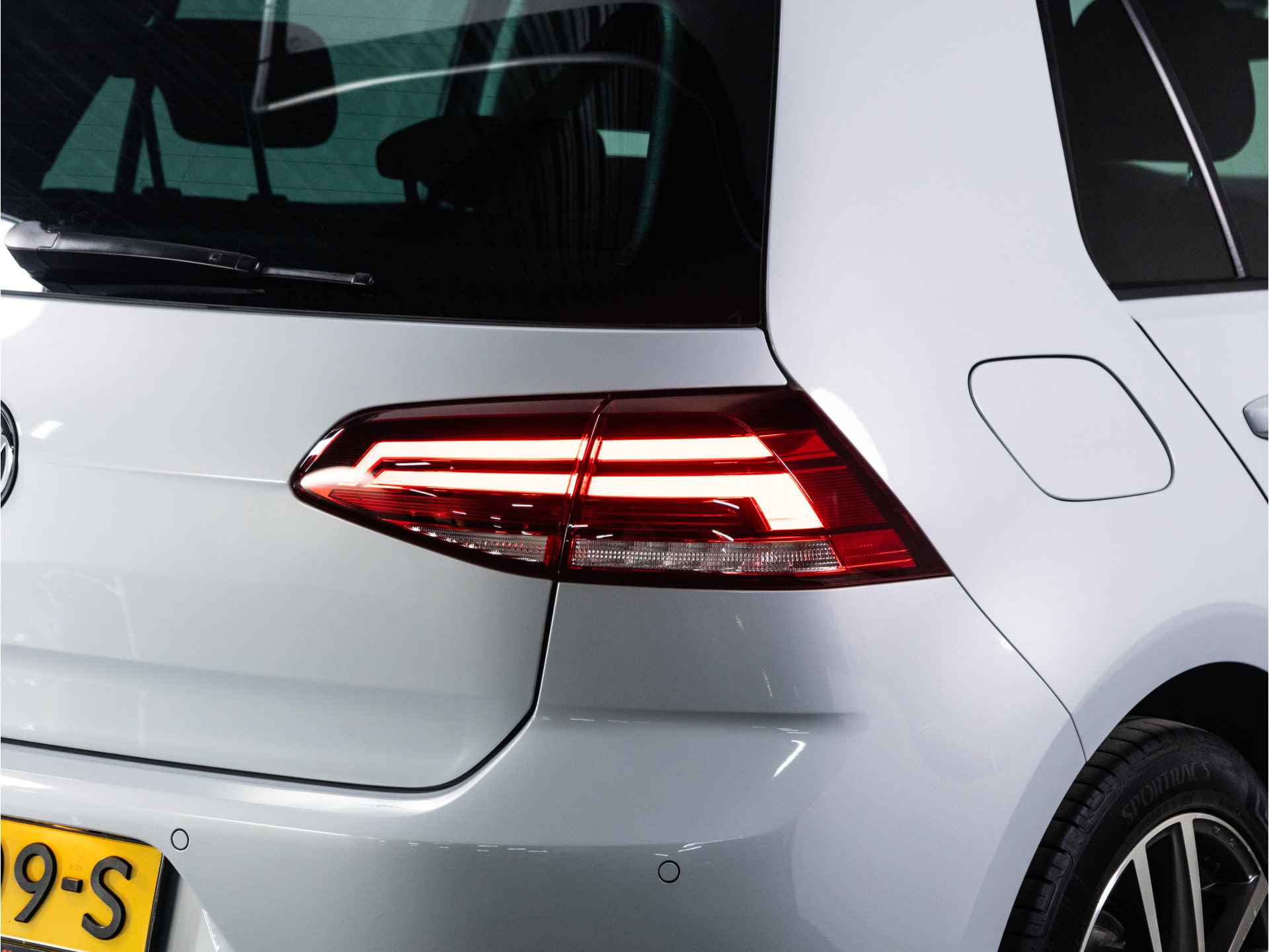 Volkswagen Golf Highline 1.4 TSI 125 PK | LED Plus | Navigatie } Stoelverwarming | Adaptieve Cruise Control | - 26/37