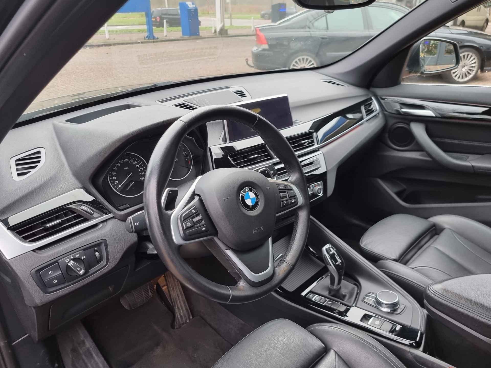 BMW X1 sDrive20i High Executive 192 PK | X-line | Panorama | Led | Climate contr. | Leder | NL-auto 12 mnd BOVAG garantie Whatsapp 06-53188999 - 22/49