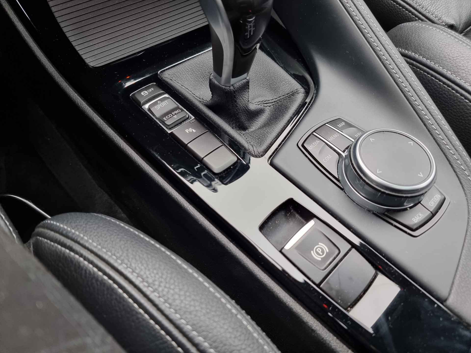 BMW X1 sDrive20i High Executive 192 PK | X-line | Panorama | Led | Climate contr. | Leder | NL-auto 12 mnd BOVAG garantie Whatsapp 06-53188999 - 35/49