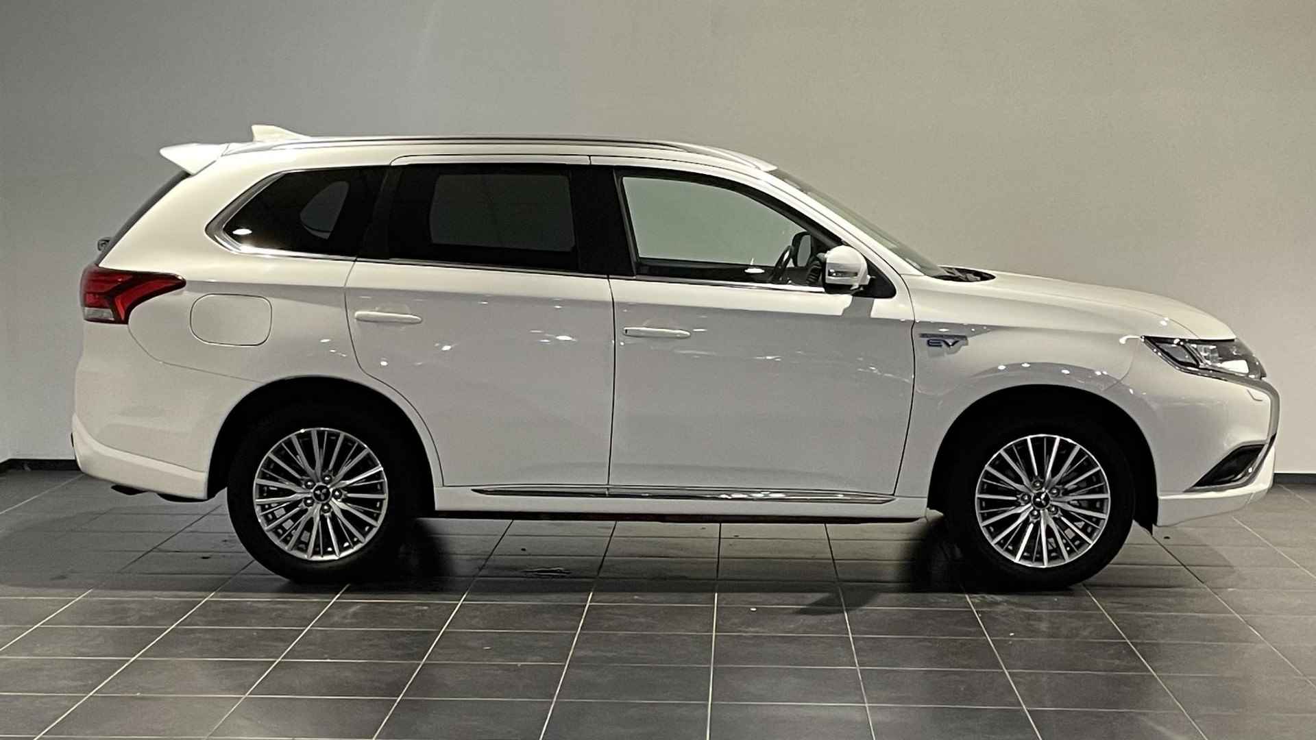 Mitsubishi Outlander 2.4 PHEV Intense+ | Trekhaak - 7/24