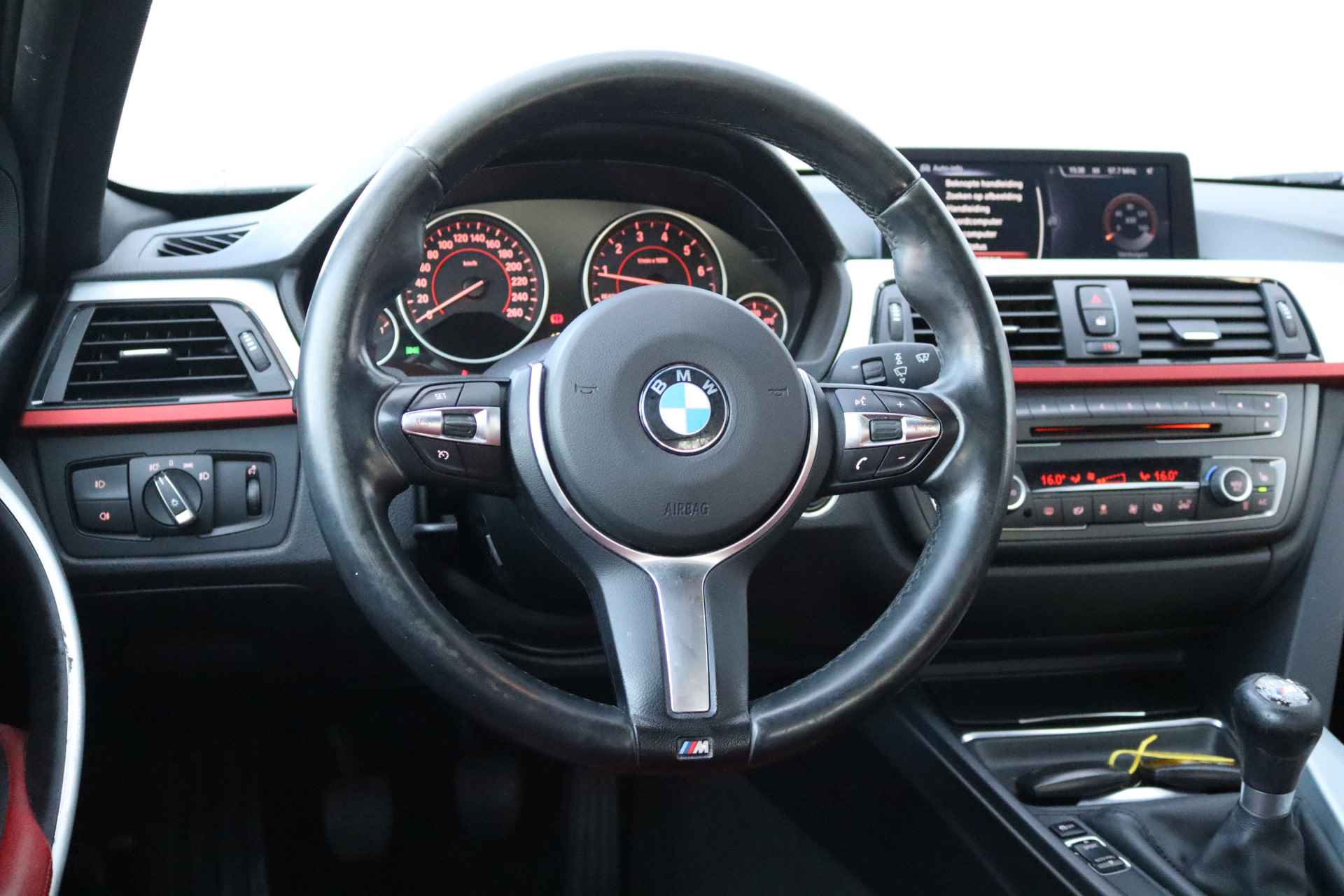 BMW 3-serie 320i EfficientDynamics Edition Executive Navigatie/Stoelverwarming/Parkeerhulp/Leder - 12/29