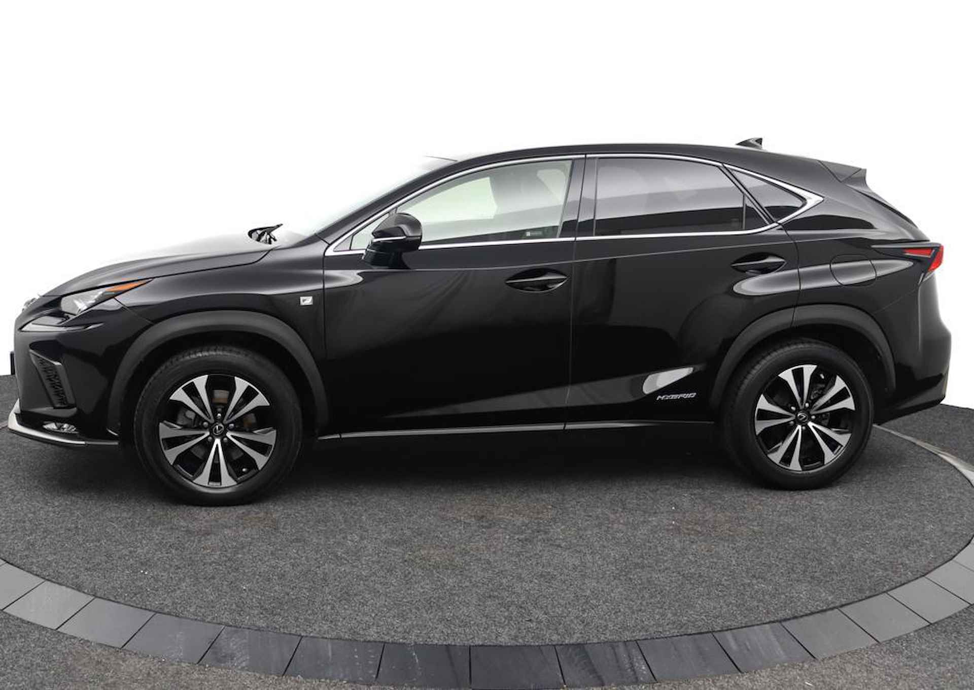 Lexus NX 300h AWD F Sport Line | Mark Levinson | Stoelkoeling | Panoramadak | Head-Up Display - 3/50