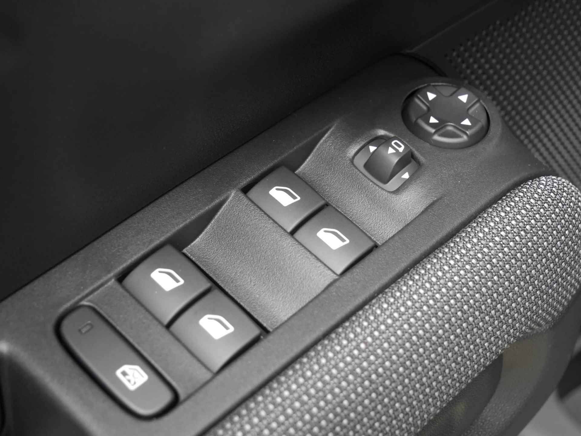 Citroen C3 Aircross 1.2 PureTech You | Parkeersensoren achter | Cruise control | Navigatie | Android auto & Apple carplay | Airco - 15/39