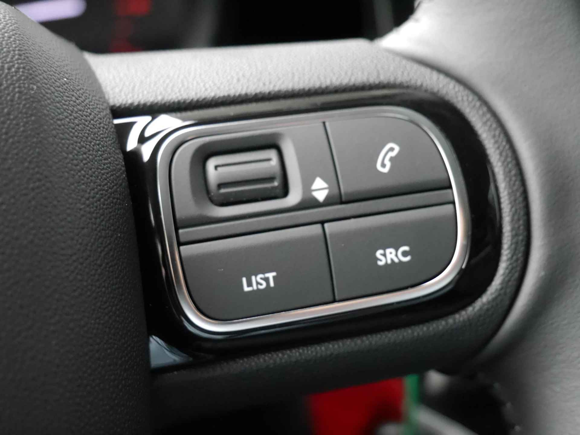 Citroen C3 Aircross 1.2 PureTech You | Parkeersensoren achter | Cruise control | Navigatie | Android auto & Apple carplay | Airco - 21/39