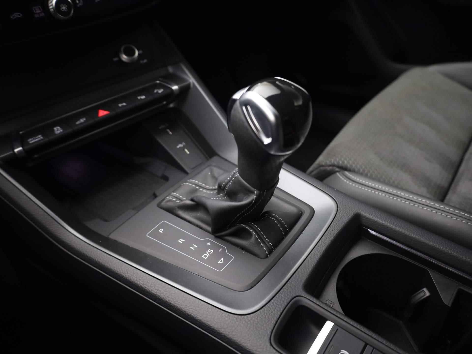 Audi Q3 Sportback 45 TFSI E 245 pk S Line | Elektrische Stoelen + Verwarming | 360 Camera | Virtual Cockpit Plus | - 36/43