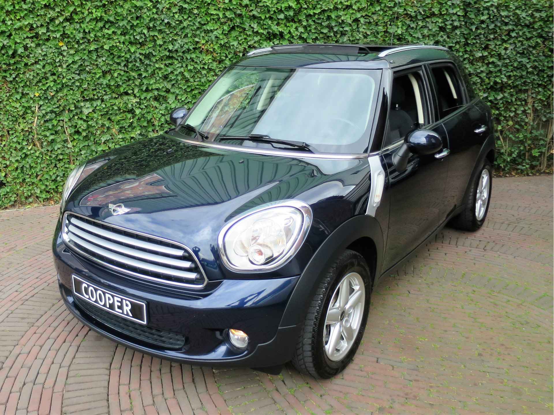 MINI Countryman 1.6 Cooper Salt R60 met Pano.dak, Navi, BT en 16" - 42/43