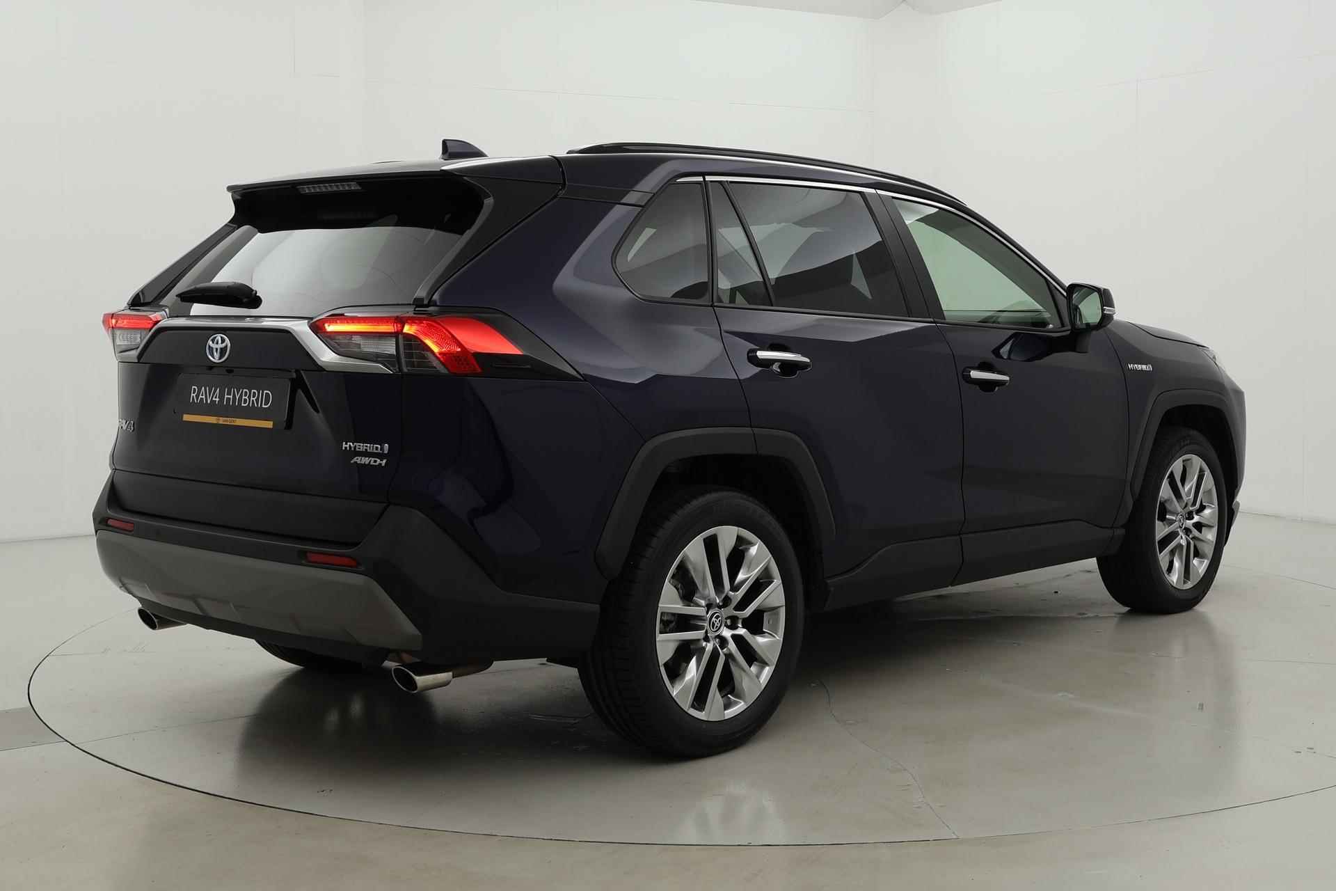 Toyota RAV4 2.5 Hybrid AWD Executive | Navigatie | Leder | 360 camera | JBL | 19 inch | Stoelverwarming | Digitale binnenspiegel | Apple Carplay / Android Auto - 4/41