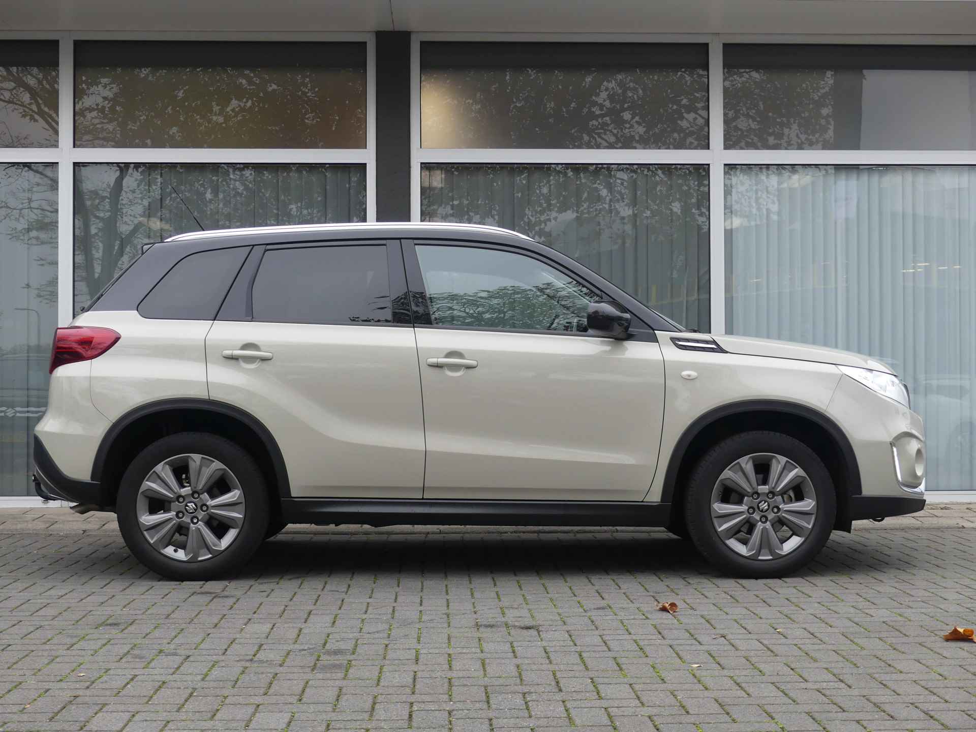 Suzuki Vitara 1.0 Boosterjet Select Trekhaak, Navigatie, Cruise Control - 3/26