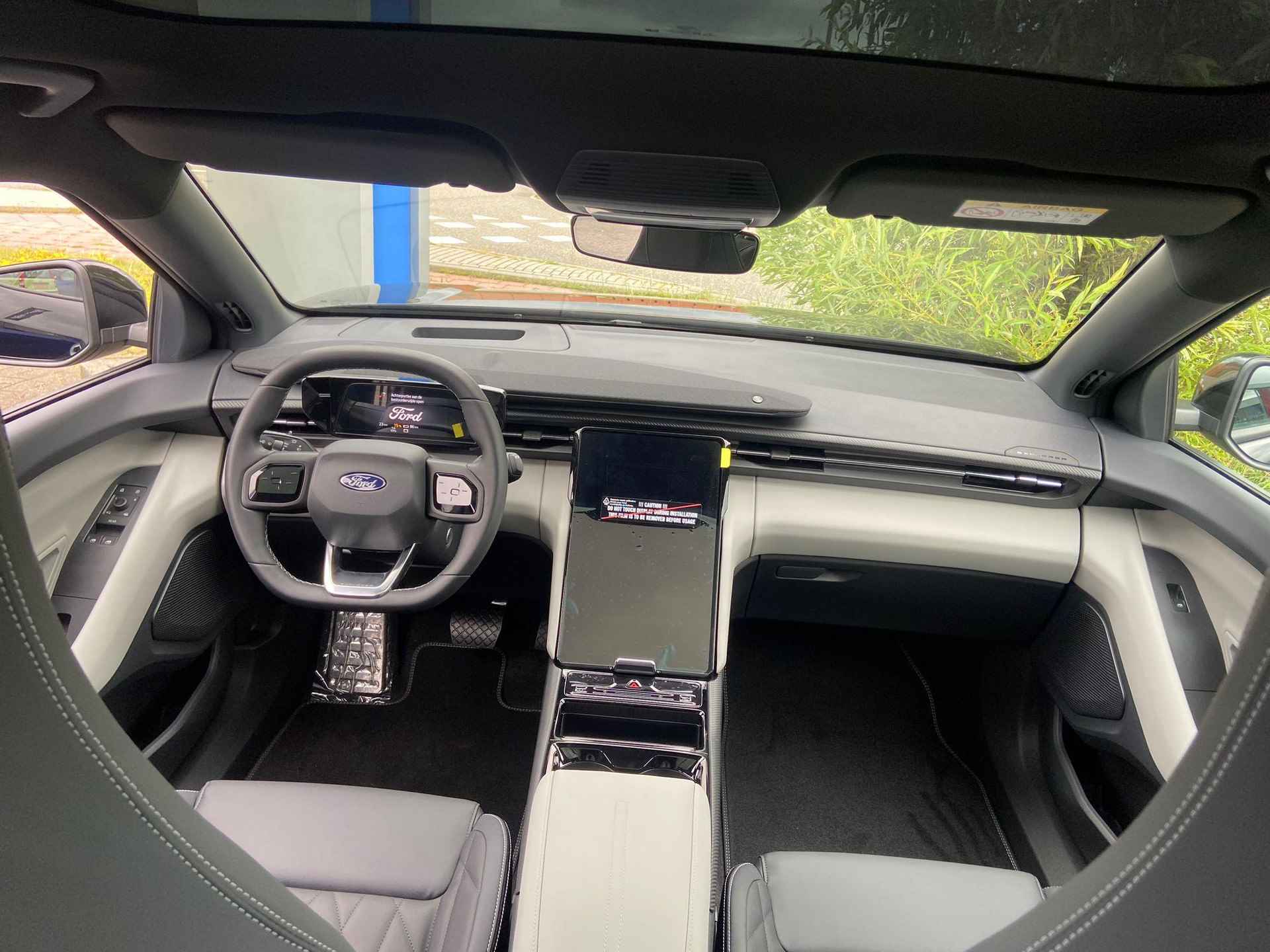 Ford Explorer EV Premium 286 PK | Extended Range RWD | 602 KM Rijbereik | Draadloos opladen mobiele telefoon | Blind Spot Information System | Full LED koplampen | Volledig leder | - 6/23