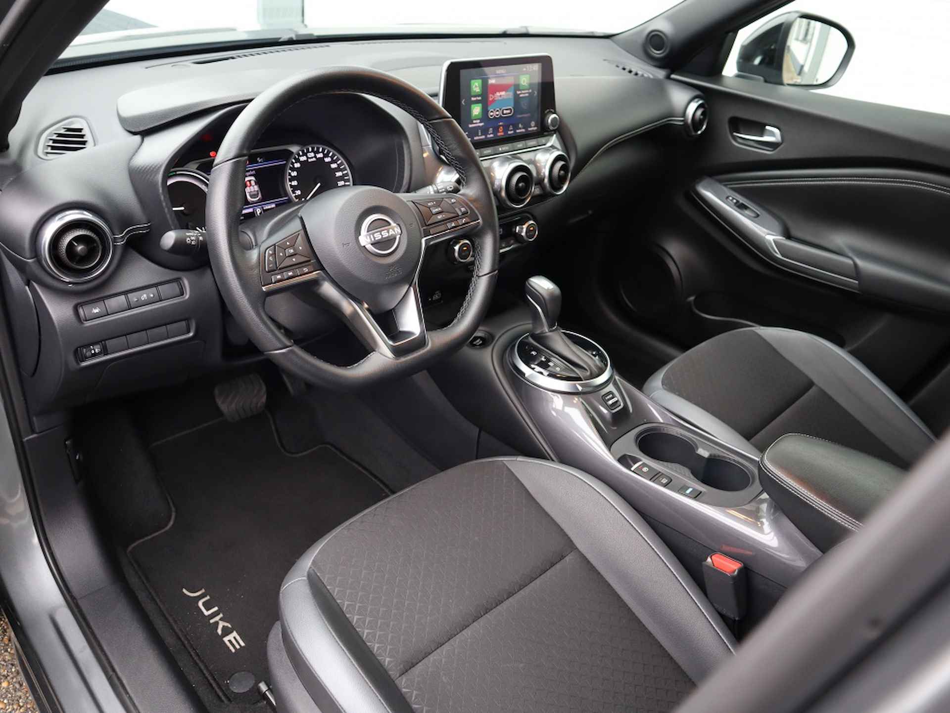 Nissan Juke 1.6 Hybrid N-Connecta / Camera / Cruise control / Navigatie - 2/51