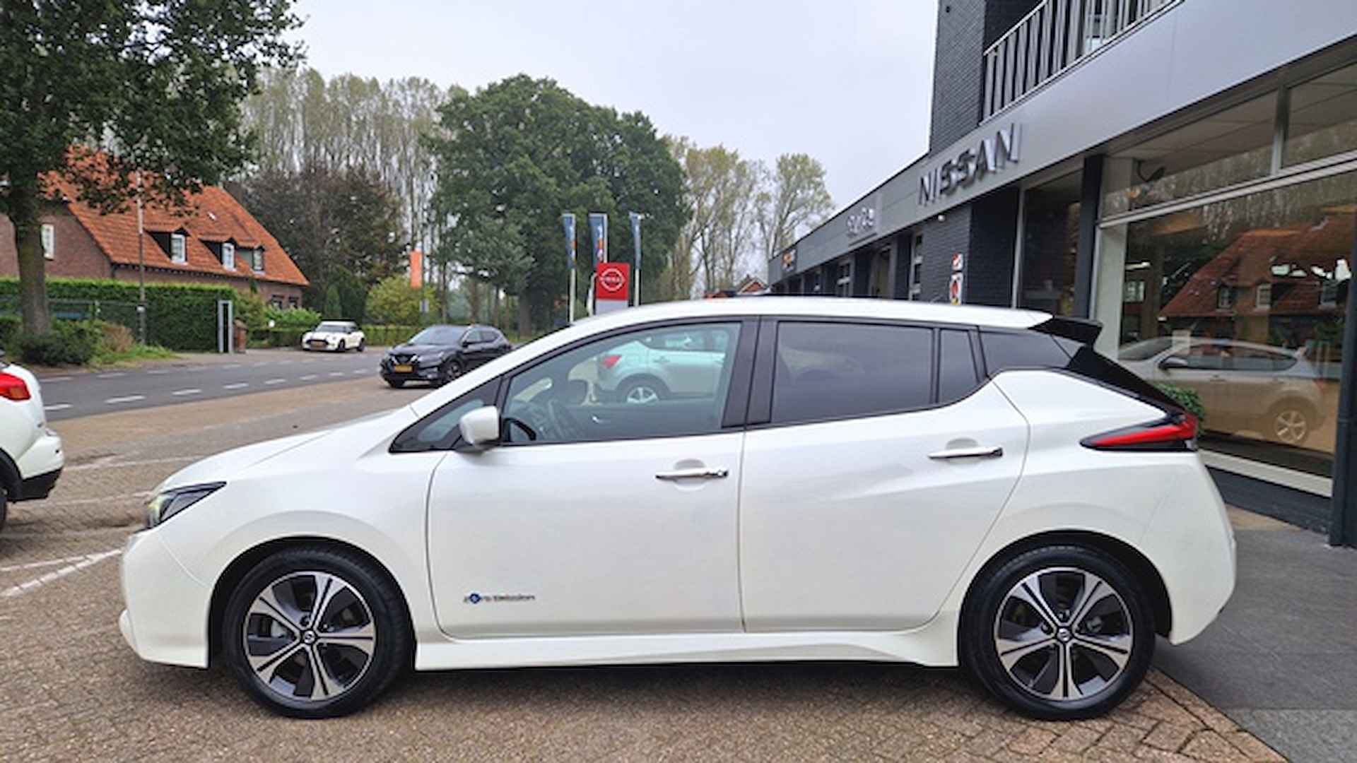 NISSAN Leaf Electric 40kWh N-Connecta Navi & 360° Camera - 4/17