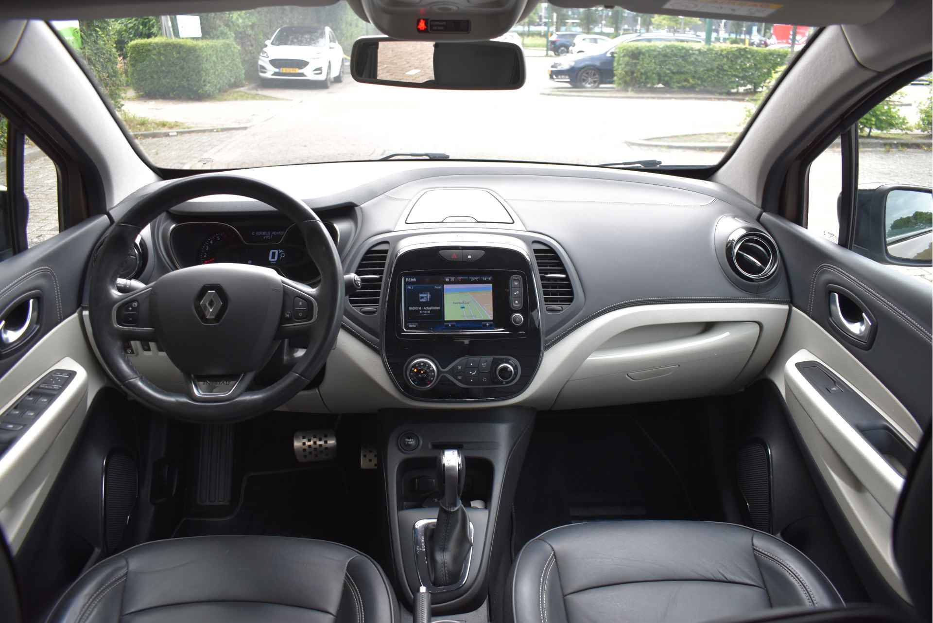 Renault Captur 1.2 TCe Initiale Paris Two-Tone BOSE | NL-Auto | Zeer vol | Leder | Camera | Afn.haak | Keyless | Carplay | BOSE | Full LED - 15/72