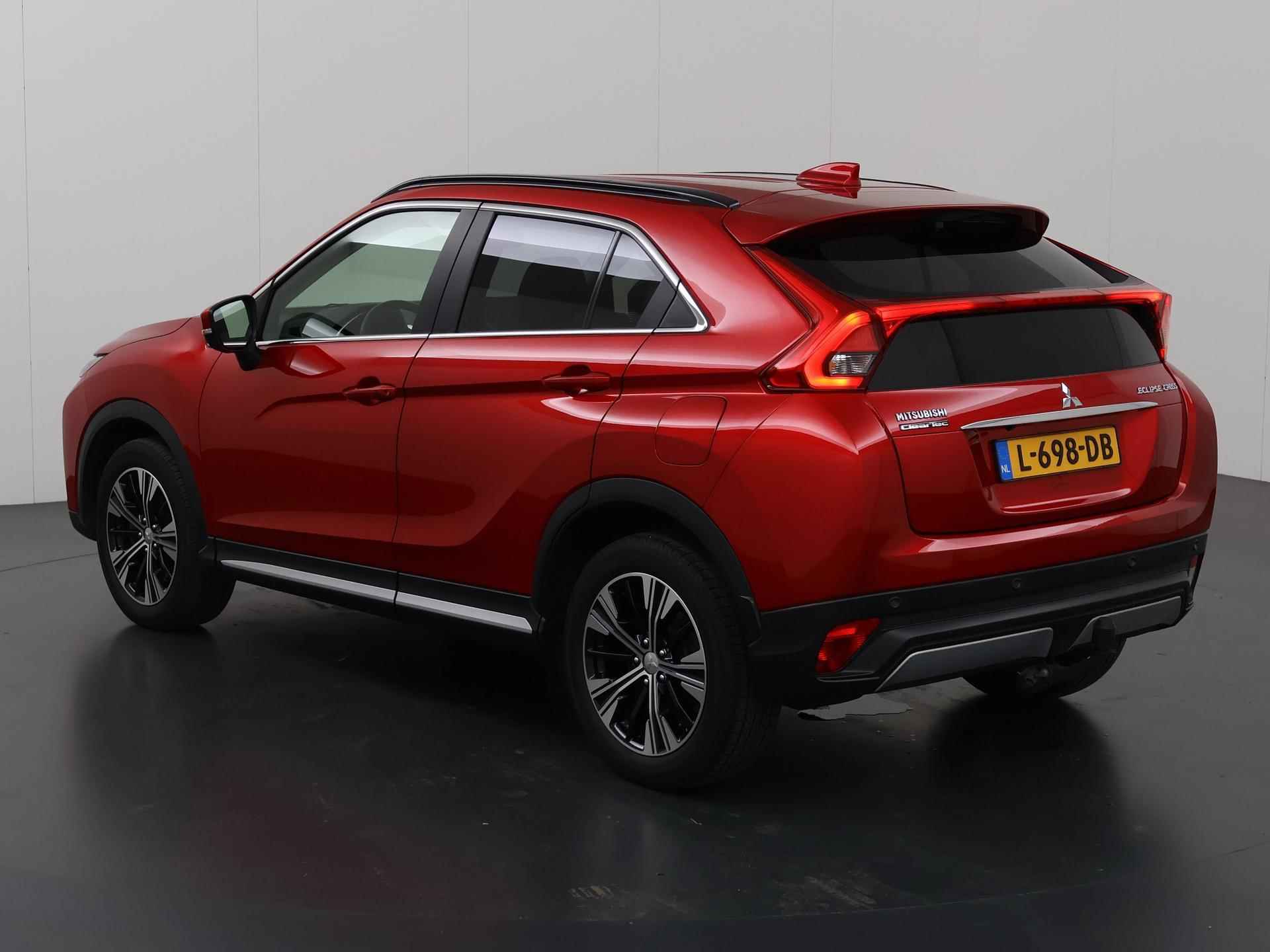 Mitsubishi Eclipse Cross 1.5 DI-T First Edition | Trekhaak | HUD | Stuur/Stoelverwarming | Dodehoek detectie | Navigatie | 360 Camera | - 23/46