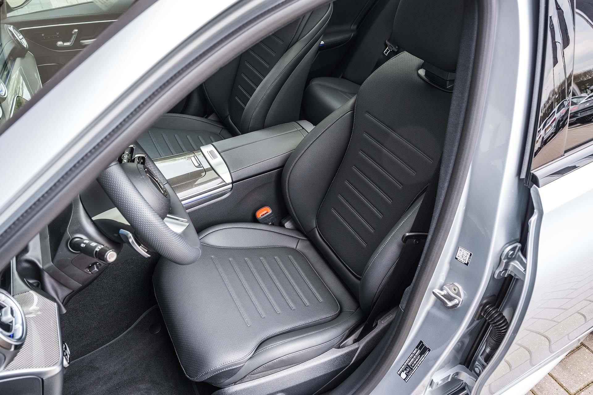 Mercedes-Benz C-Klasse 300 AMG Line | Panorama-schuifdak | Trekhaak | Stoel ventilatie/verwarming | 360* camera | BURMESTER | Sfeerverlichting - 5/32