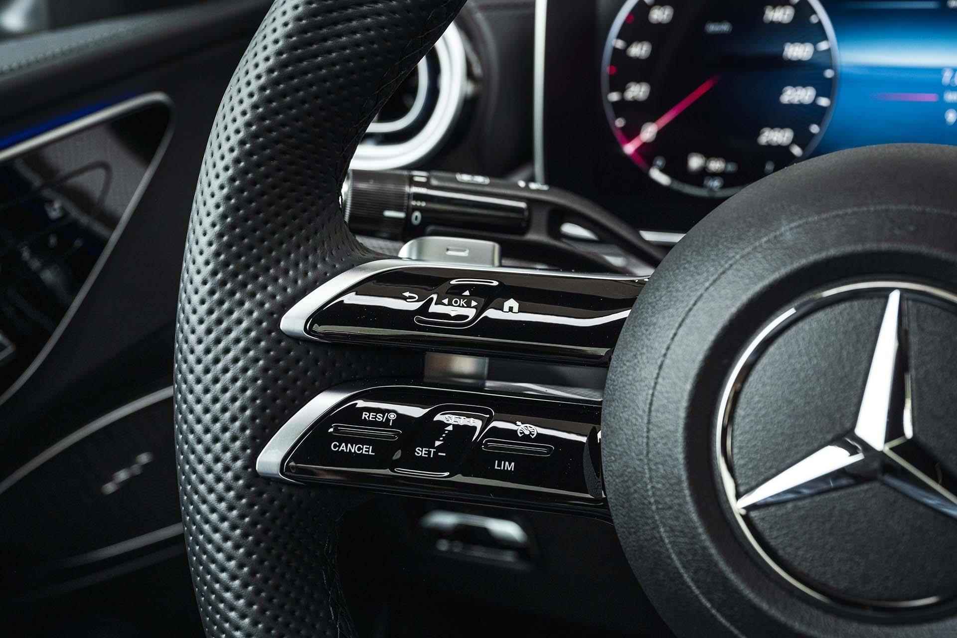 Mercedes-Benz C-Klasse 300 AMG Line | Panorama-schuifdak | Trekhaak | Stoel ventilatie/verwarming | 360* camera | BURMESTER | Sfeerverlichting - 12/32