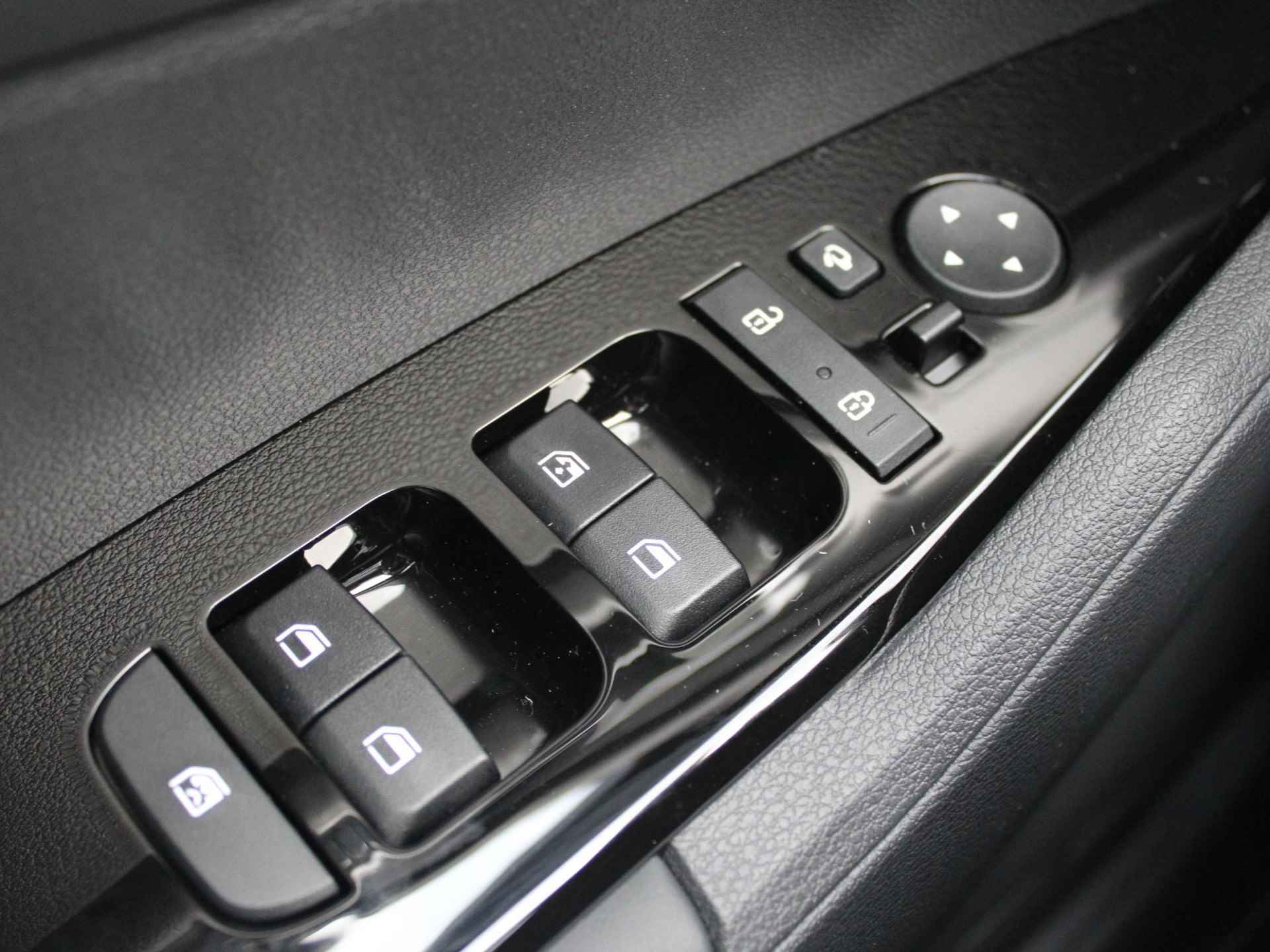 Kia Sportage 1.6 T-GDi Hybrid DynamicLine | Clima | Navi | Camera | LED | Adapt. Cruise | CarPlay | 17'' - 22/32