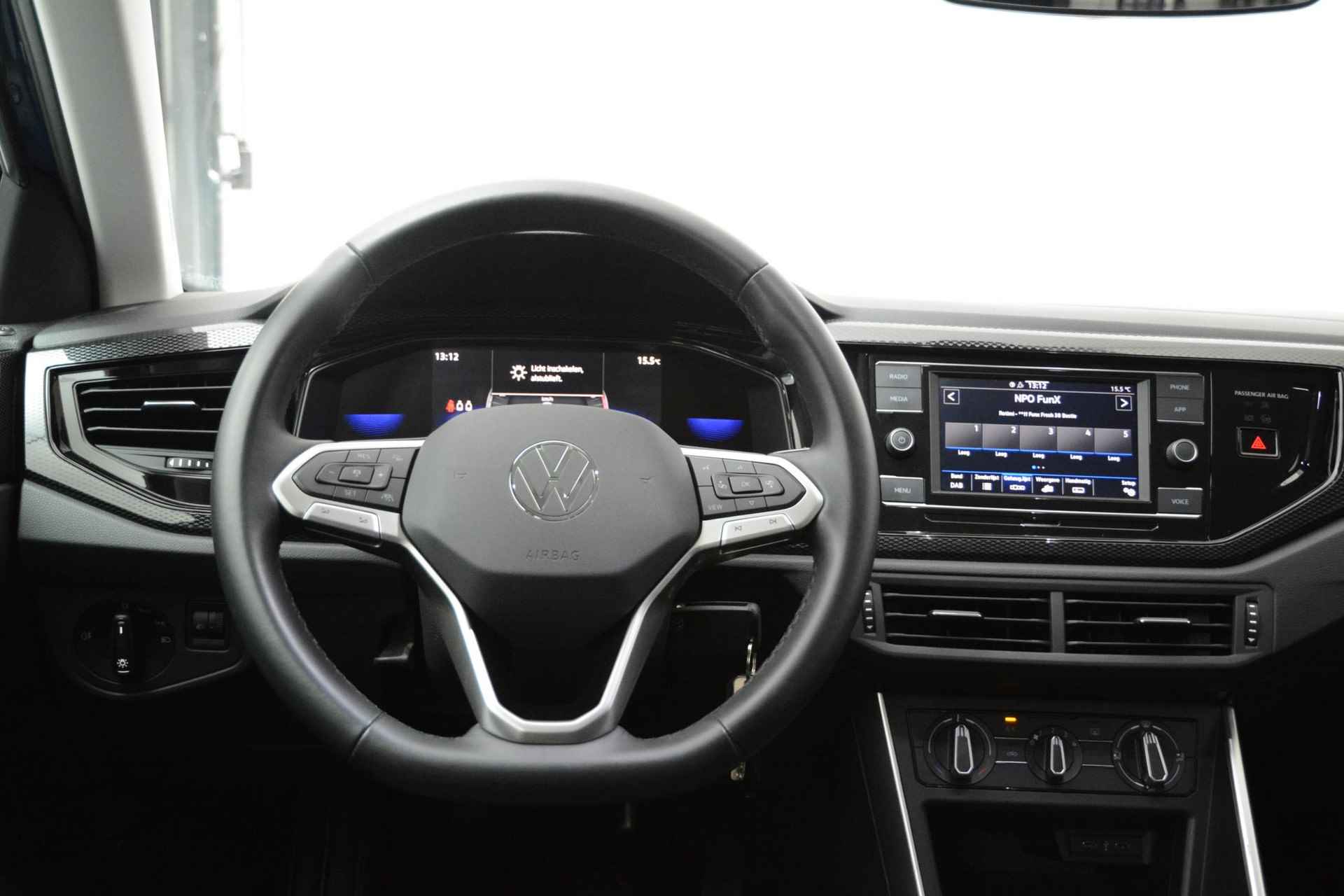 Volkswagen Taigo 1.0 TSI Life 95 PK | Demo | Fabrieksgarantie | Apple Carplay | Android Auto | Airconditioning handmatig (Climatic) | Travel Assist (incl. Adaptive Cruise Control) | Digital Cockpit | LED | - 12/23