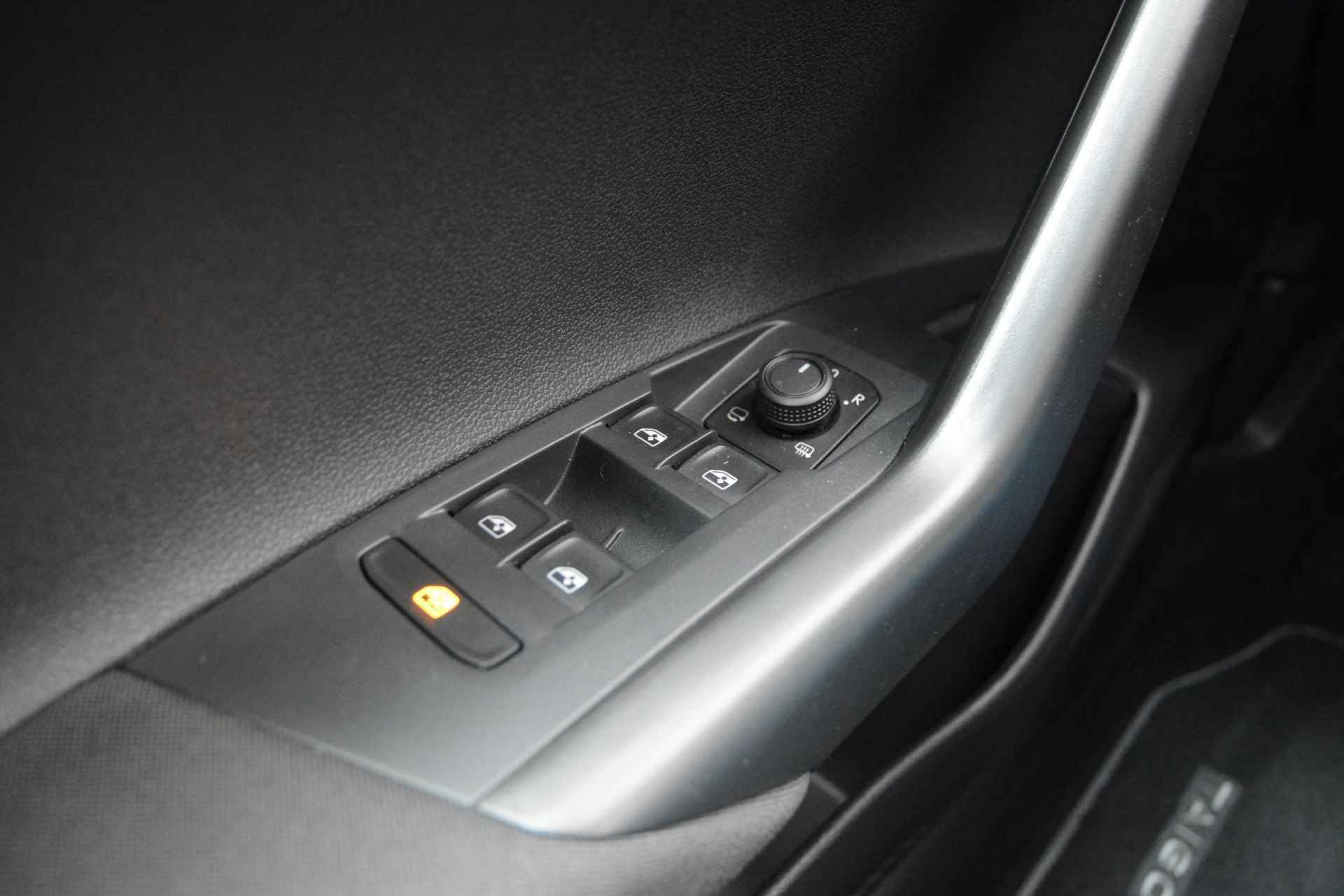 Volkswagen Taigo 1.0 TSI Life 95 PK | Demo | Fabrieksgarantie | Apple Carplay | Android Auto | Airconditioning handmatig (Climatic) | Travel Assist (incl. Adaptive Cruise Control) | Digital Cockpit | LED | - 18/23