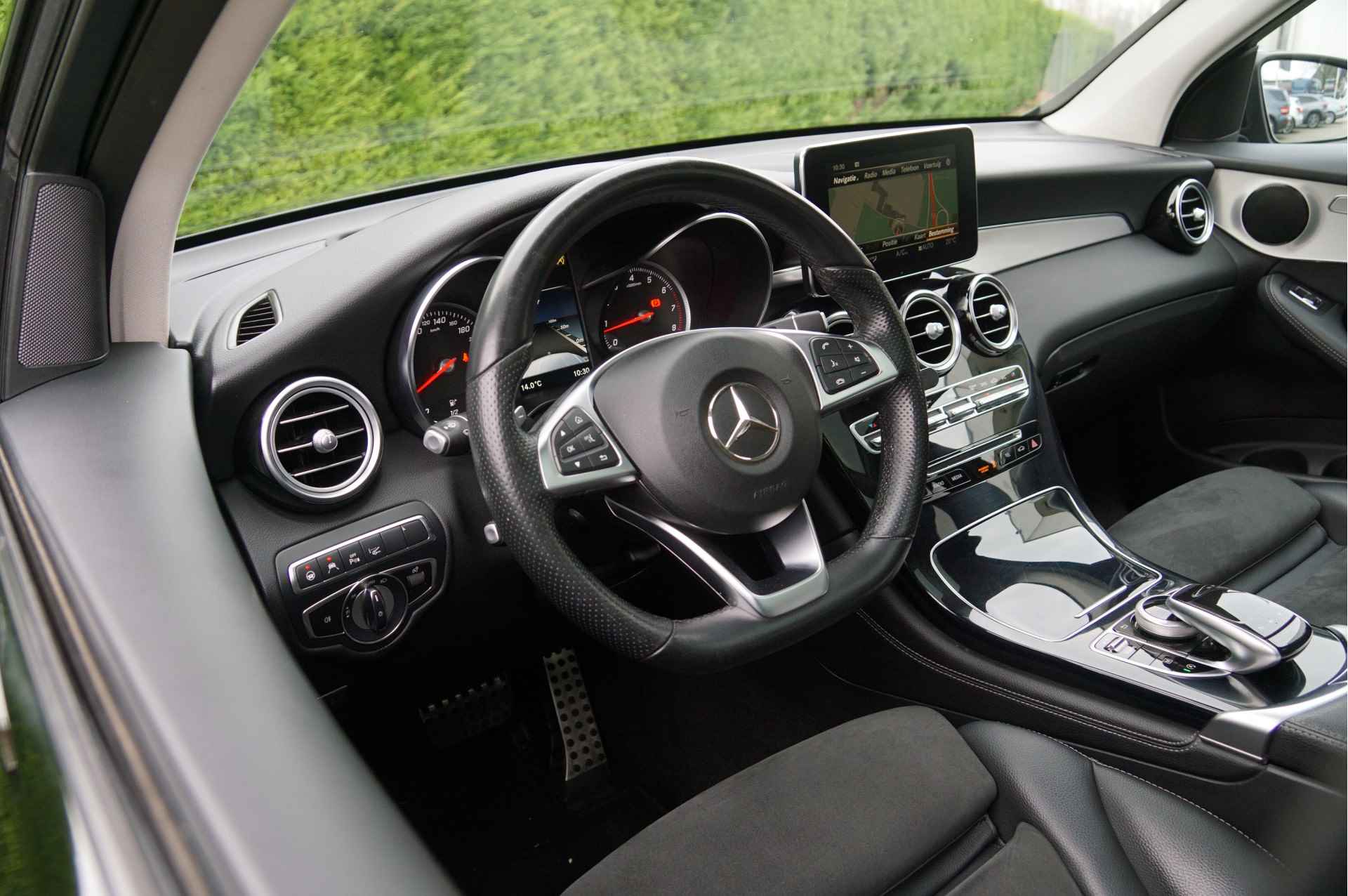 Mercedes-Benz GLC GLC 250 4M AMG line Night | Distronic HUD Panorama Keyless - 31/47