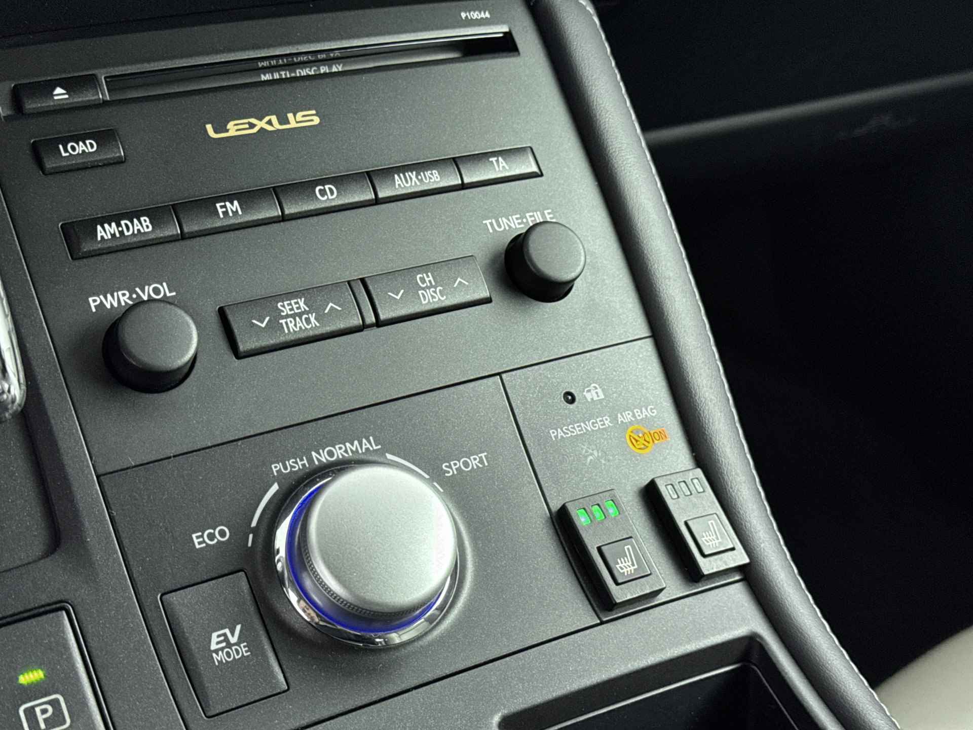 Lexus CT 200h Hybrid | Navigatie | Leder | Trekhaak | Stoelverwarming | - 33/41