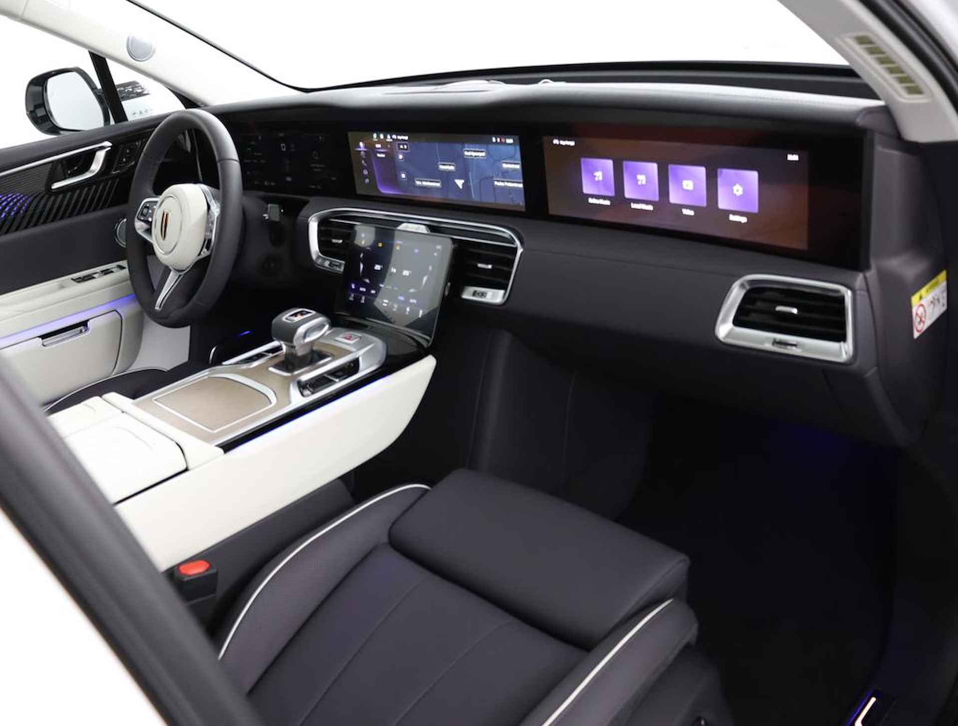 Hongqi  E-HS9 President Long Range Limited 120 kWh 551pk - 97/103