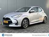 Toyota Yaris 1.5 Hybrid 116pk First Edition Automaat | Carplay | Keyless | Climate | Camera | Full - Led | Navigatie | 16" Lichtmetaal | Adap