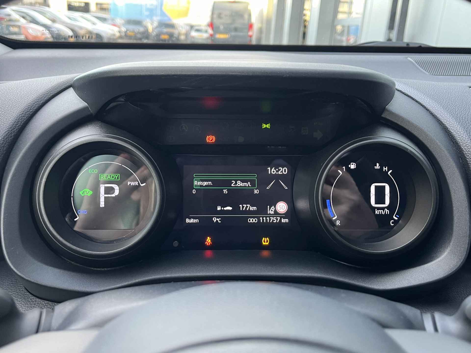 Toyota Yaris 1.5 Hybrid 116pk First Edition Automaat | Carplay | Keyless | Climate | Camera | Full - Led | Navigatie | 16" Lichtmetaal | Adap - 20/30