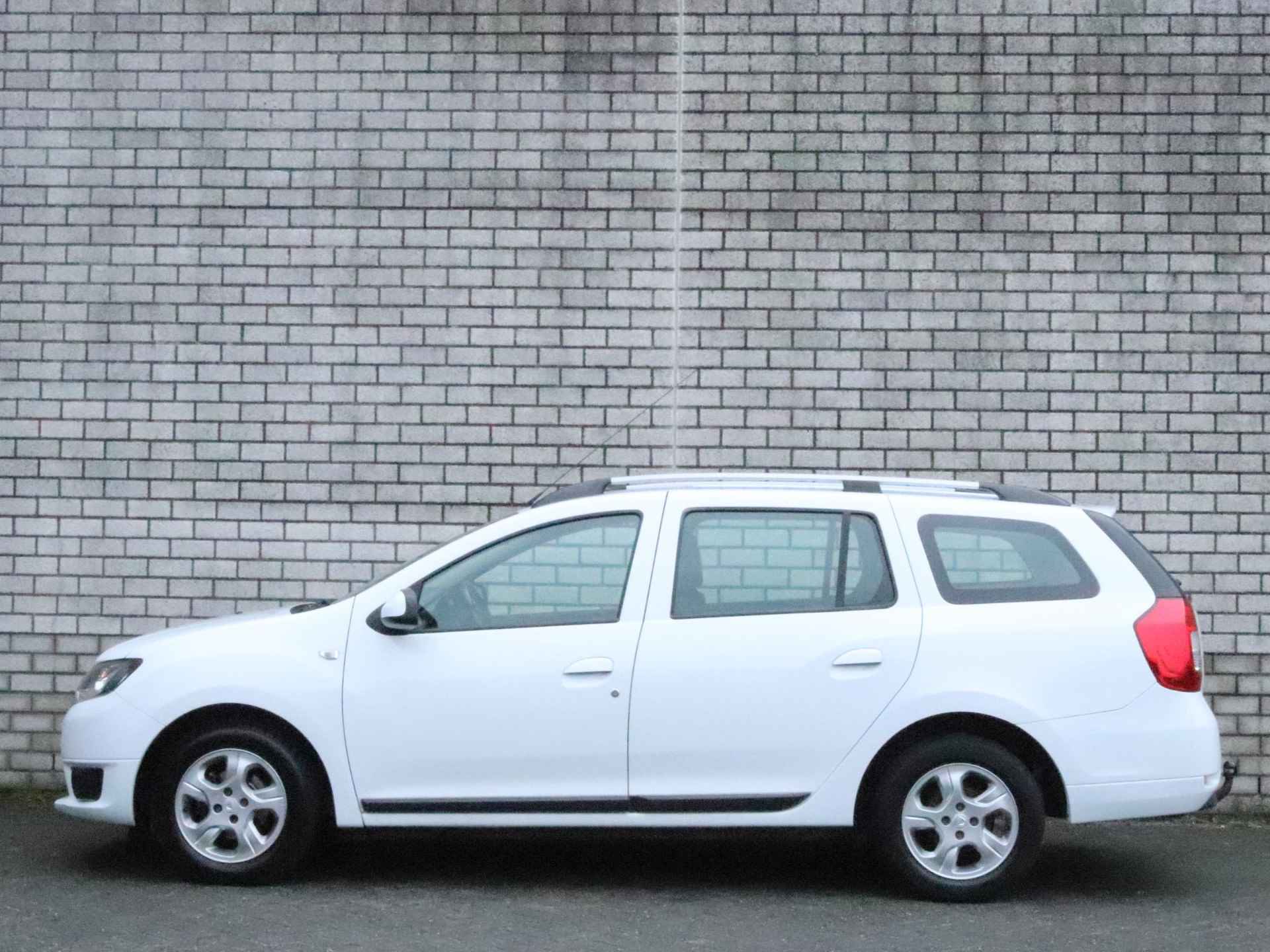 Dacia Logan MCV 0.9 TCe 90 Prestige | Achteruitrijcamera | Navigatie | Trekhaak | - 17/31