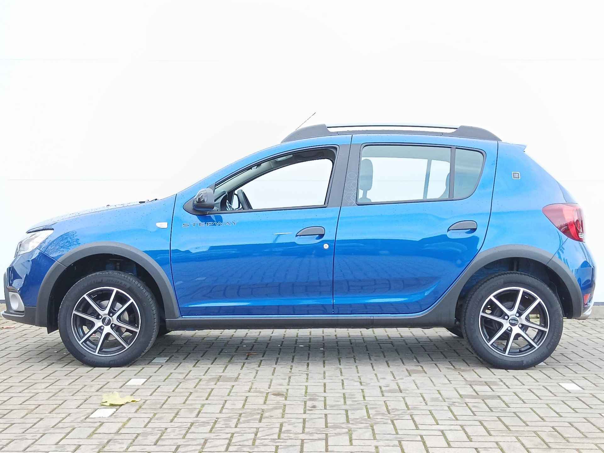 Dacia Sandero 1.0 TCe Bi-Fuel Stepway Serie Limitee 15th Anniv. Navigatie / Parkeercamera / LPG-G3 - 30/32