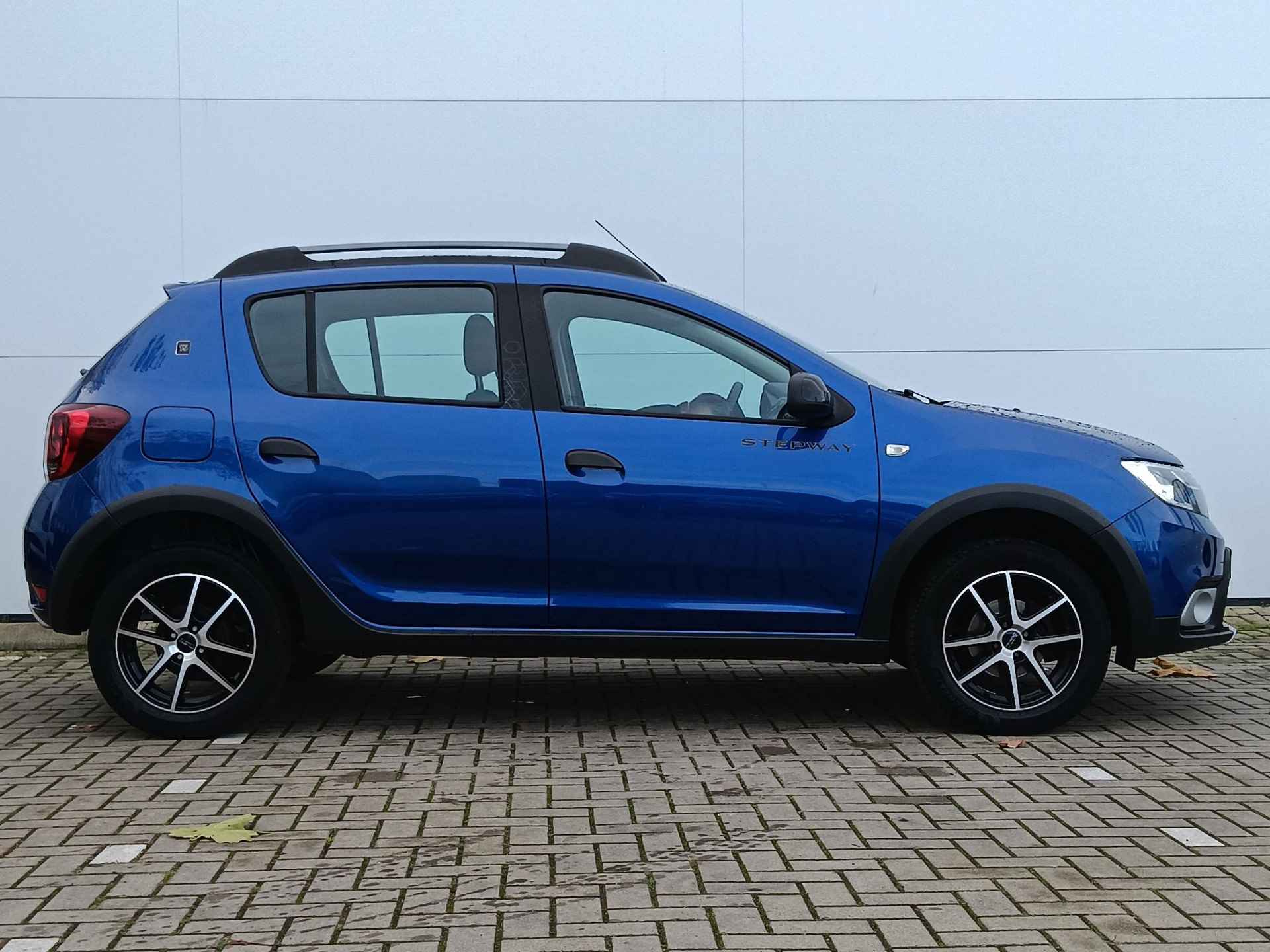 Dacia Sandero 1.0 TCe Bi-Fuel Stepway Serie Limitee 15th Anniv. Navigatie / Parkeercamera / LPG-G3 - 31/32