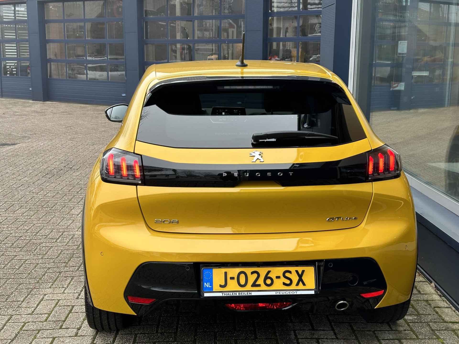 Peugeot 208 GT-line 100 PK 6-Bak | Full LED Verlichting | 17 Inch Lichtmetalen Velgen | Achteruitrijcamera | Navigatie via Smartphone | Parkeersensoren | Stoelverwarming | Dakspoiler | DAB+ | Keyless Start | Sportief ! - 6/65