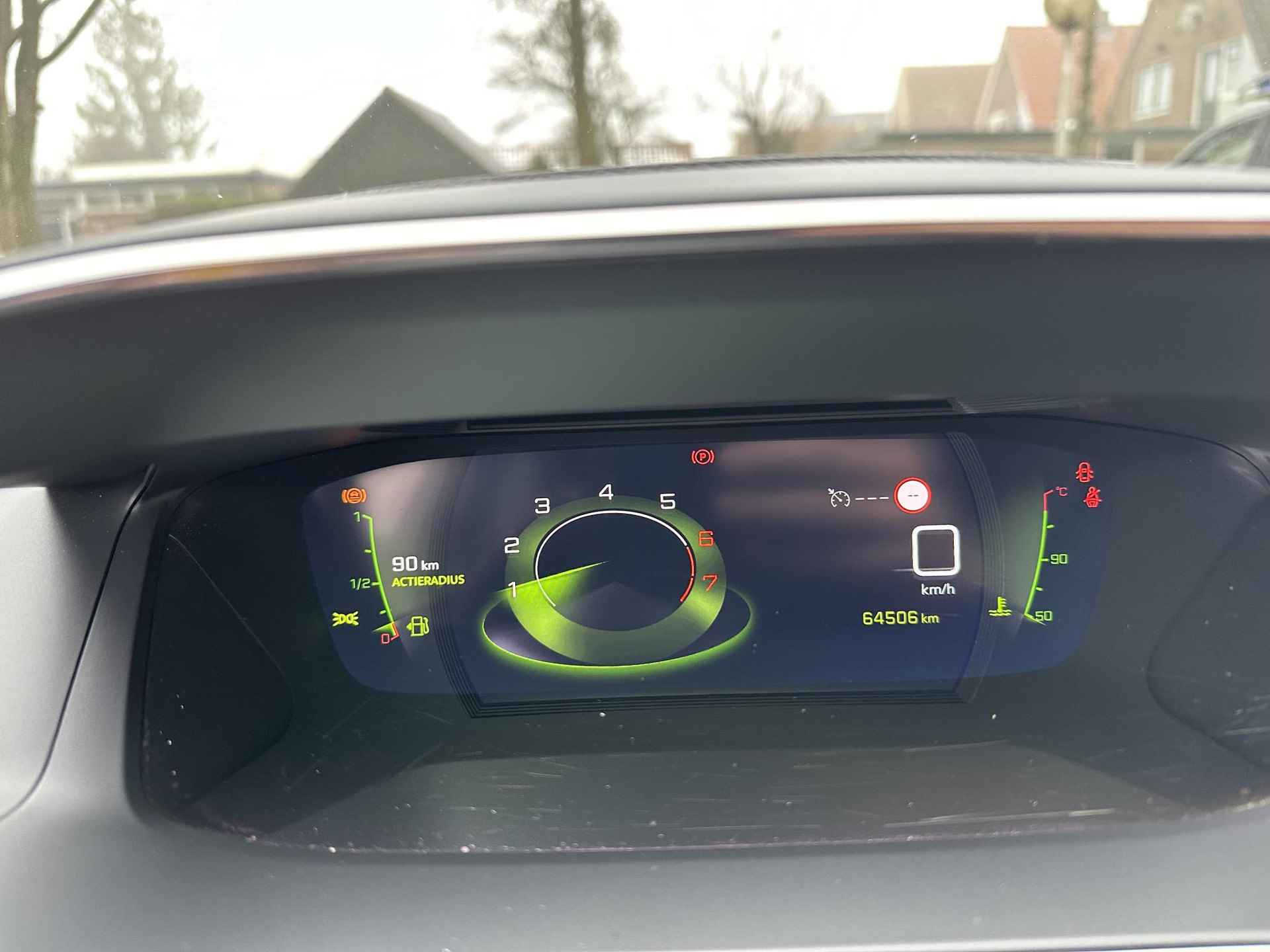 Peugeot 208 GT-line 100 PK 6-Bak | Full LED Verlichting | 17 Inch Lichtmetalen Velgen | Achteruitrijcamera | Navigatie via Smartphone | Parkeersensoren | Stoelverwarming | Dakspoiler | DAB+ | Keyless Start | Sportief ! - 14/65