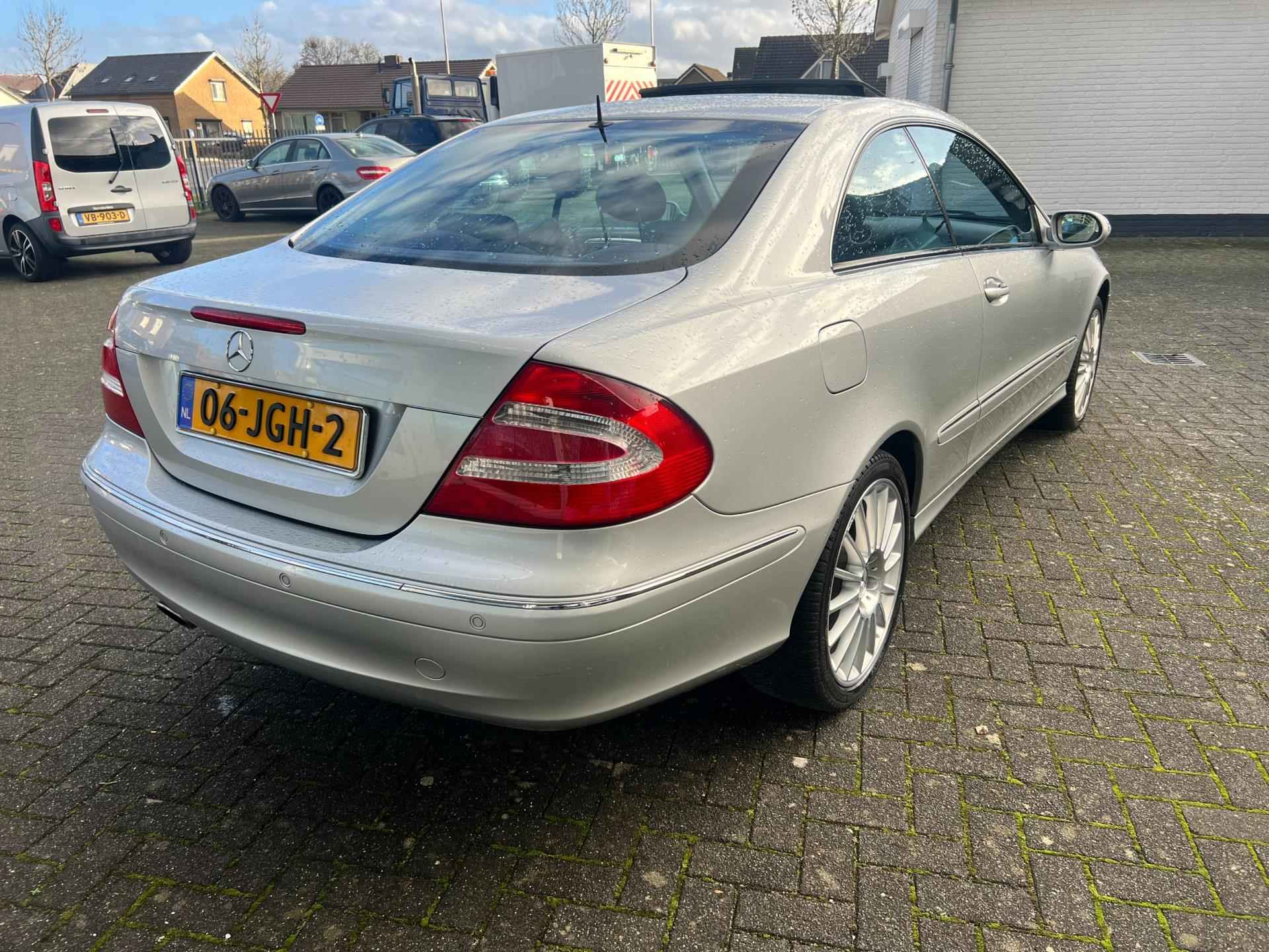 Mercedes-Benz CLK-klasse Coupé 320 Avantgarde - 16/32