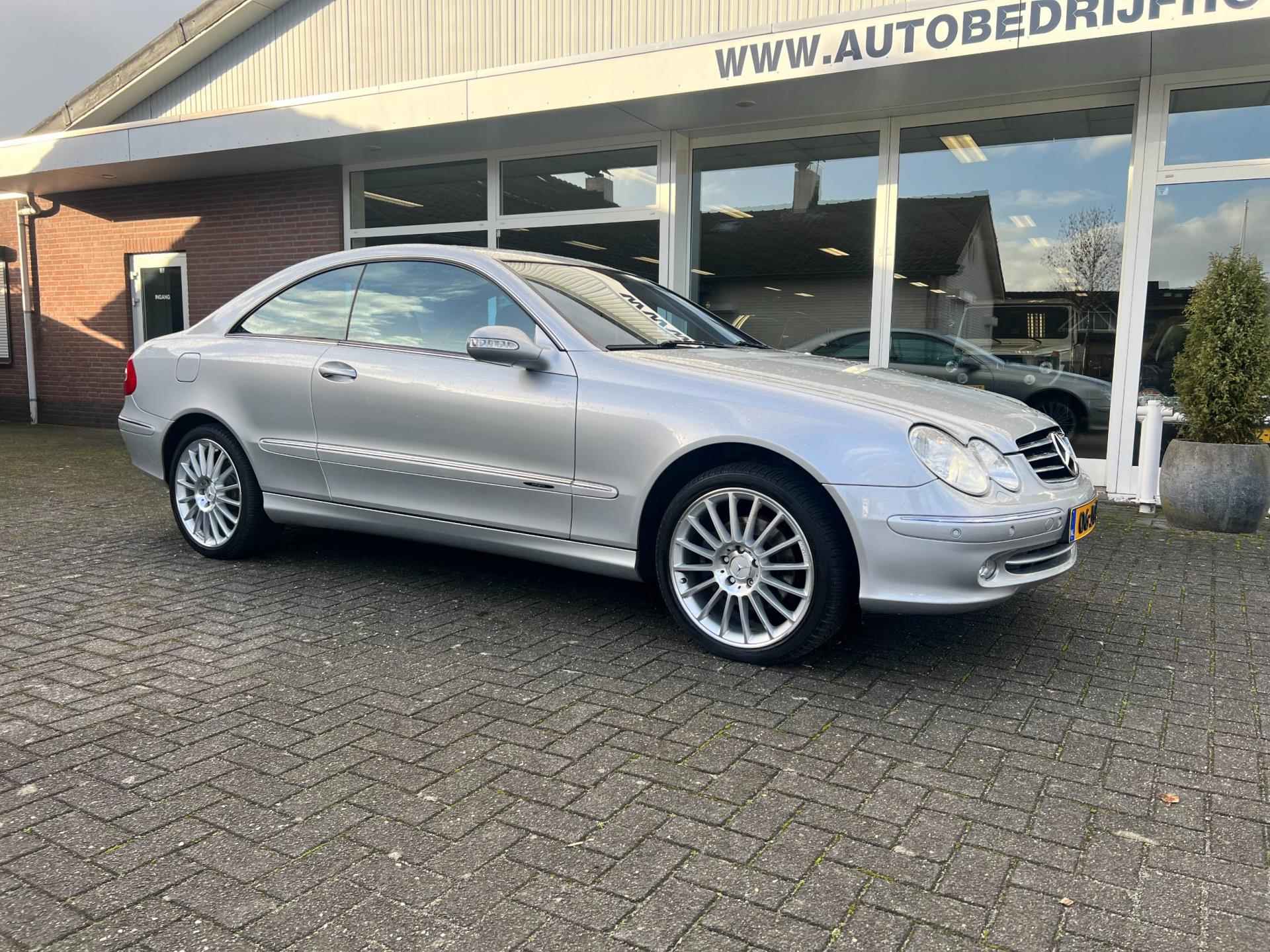 Mercedes-Benz CLK-klasse Coupé 320 Avantgarde - 23/32