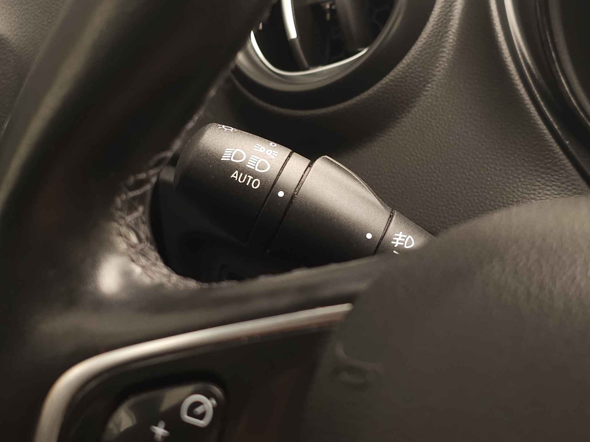Renault Captur 0.9 TCe 90 Intens LED | Navigatie | LM velgen | Camera | sensoren | Trekhaak | incl. Bovag rijklaarpakket met 12 maanden garantie - 21/32
