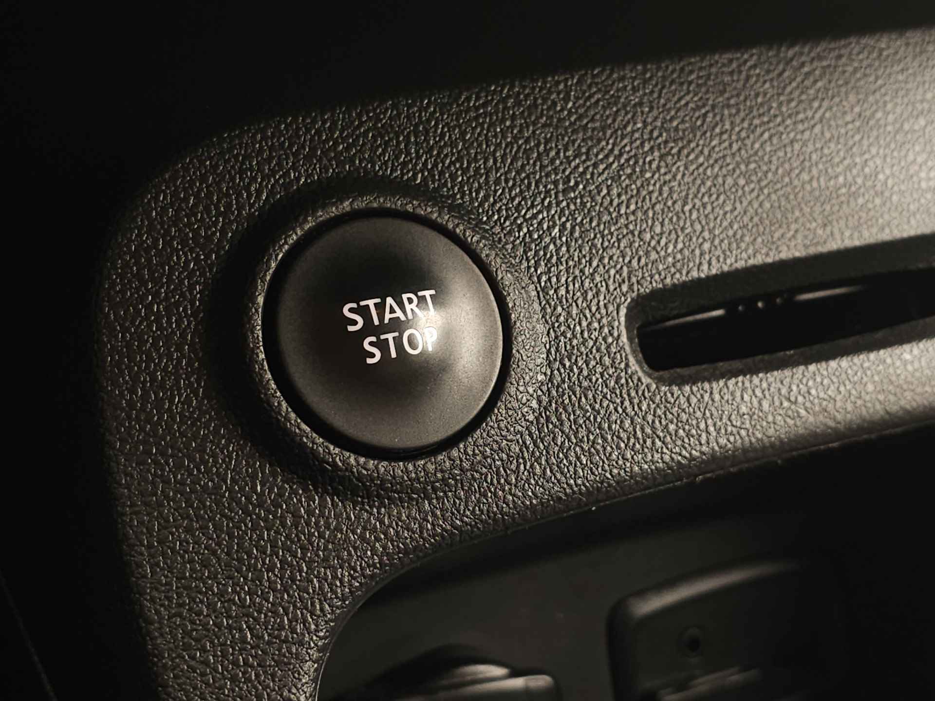 Renault Captur 0.9 TCe 90 Intens LED | Navigatie | LM velgen | Camera | sensoren | Trekhaak | incl. Bovag rijklaarpakket met 12 maanden garantie - 27/32