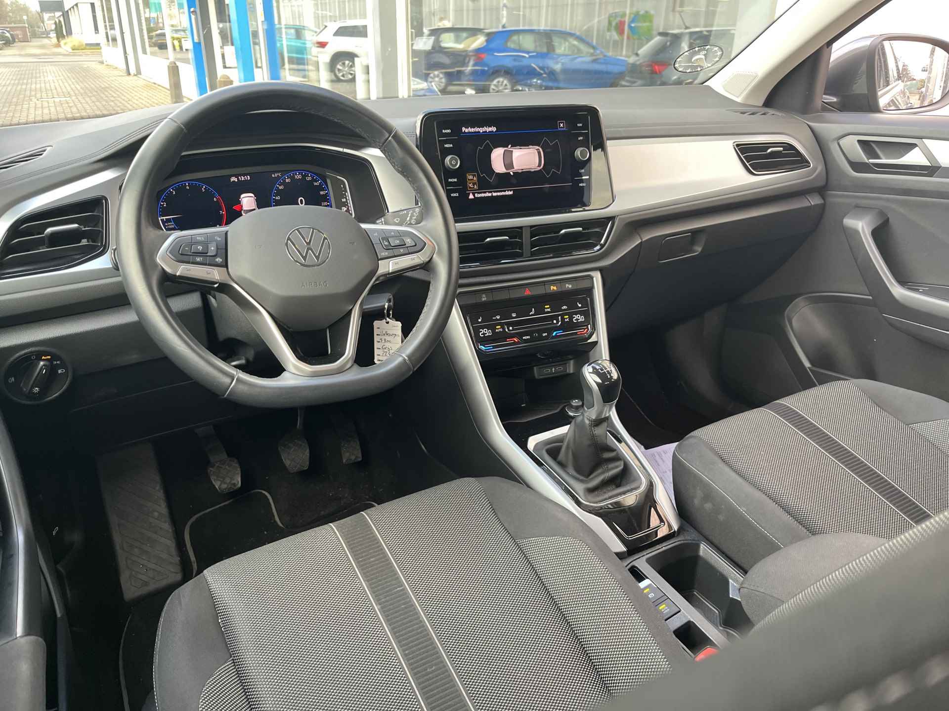 Volkswagen T-Roc 1.0 TSI Life / DIGITAL DASH/ ADAPT. CRUISE/ APP-CONNECT/ DAB/ PARK. SENSOREN/ CLIMA/ STOELVERWARMING - 7/25