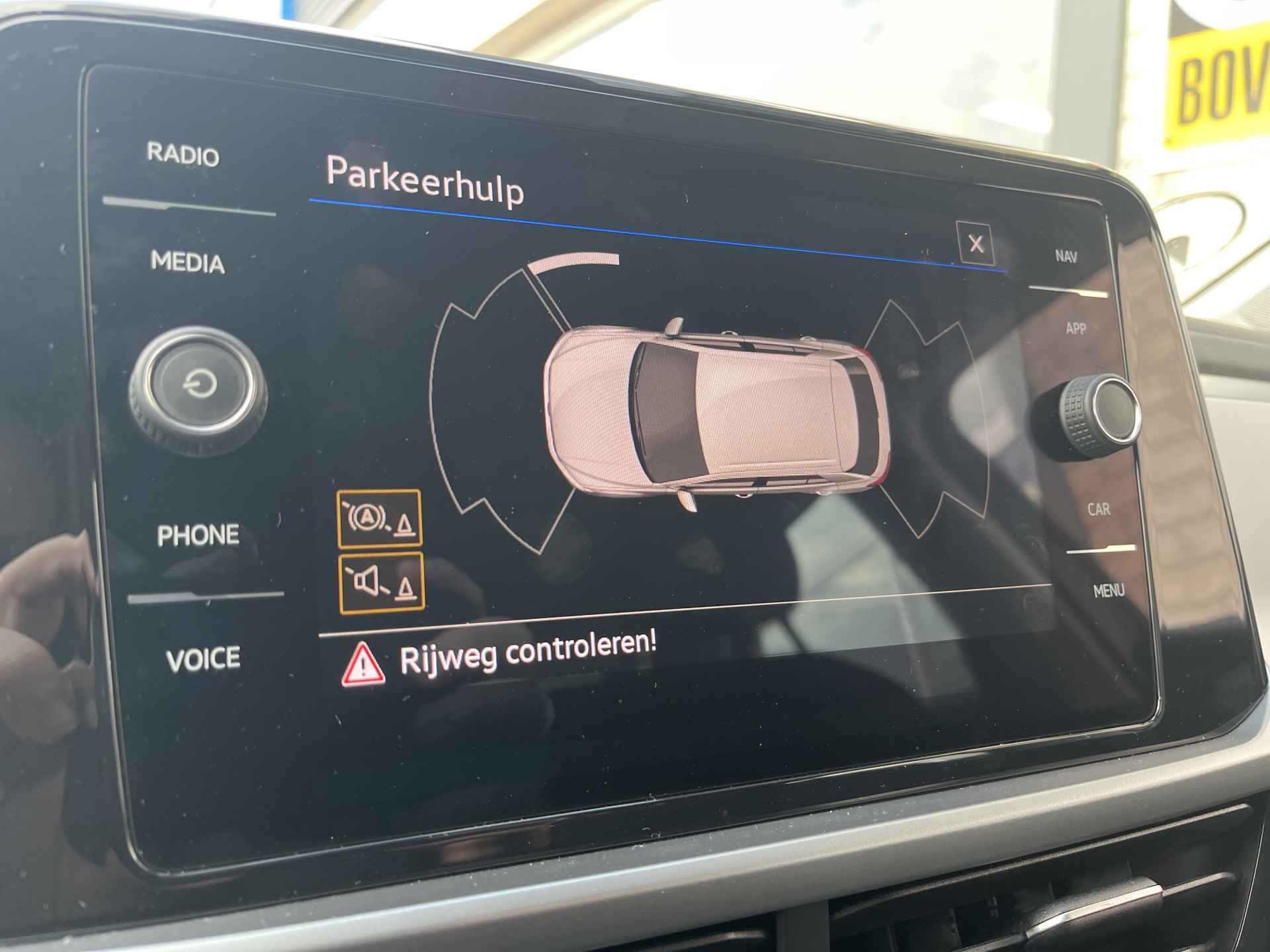 Volkswagen T-Roc 1.0 TSI Life / DIGITAL DASH/ ADAPT. CRUISE/ APP-CONNECT/ DAB/ PARK. SENSOREN/ CLIMA/ STOELVERWARMING - 17/25