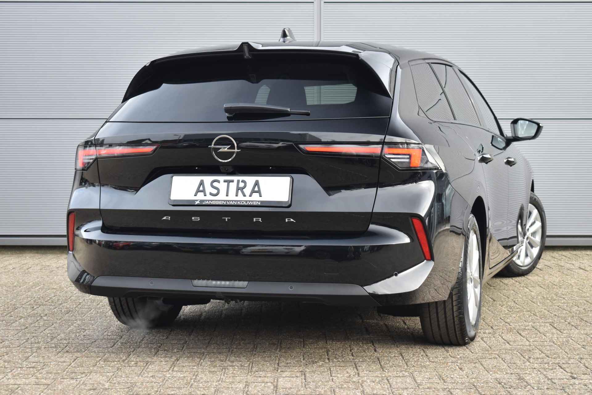 Opel Astra Sports Tourer 1.2 Business Edition Trekhaak Navi Pro Adaptieve Cruise Control - 3/41