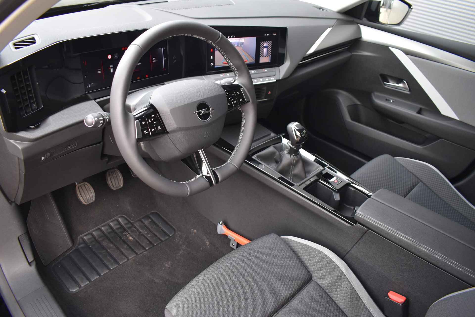 Opel Astra Sports Tourer 1.2 Business Edition Trekhaak Navi Pro Adaptieve Cruise Control - 4/41