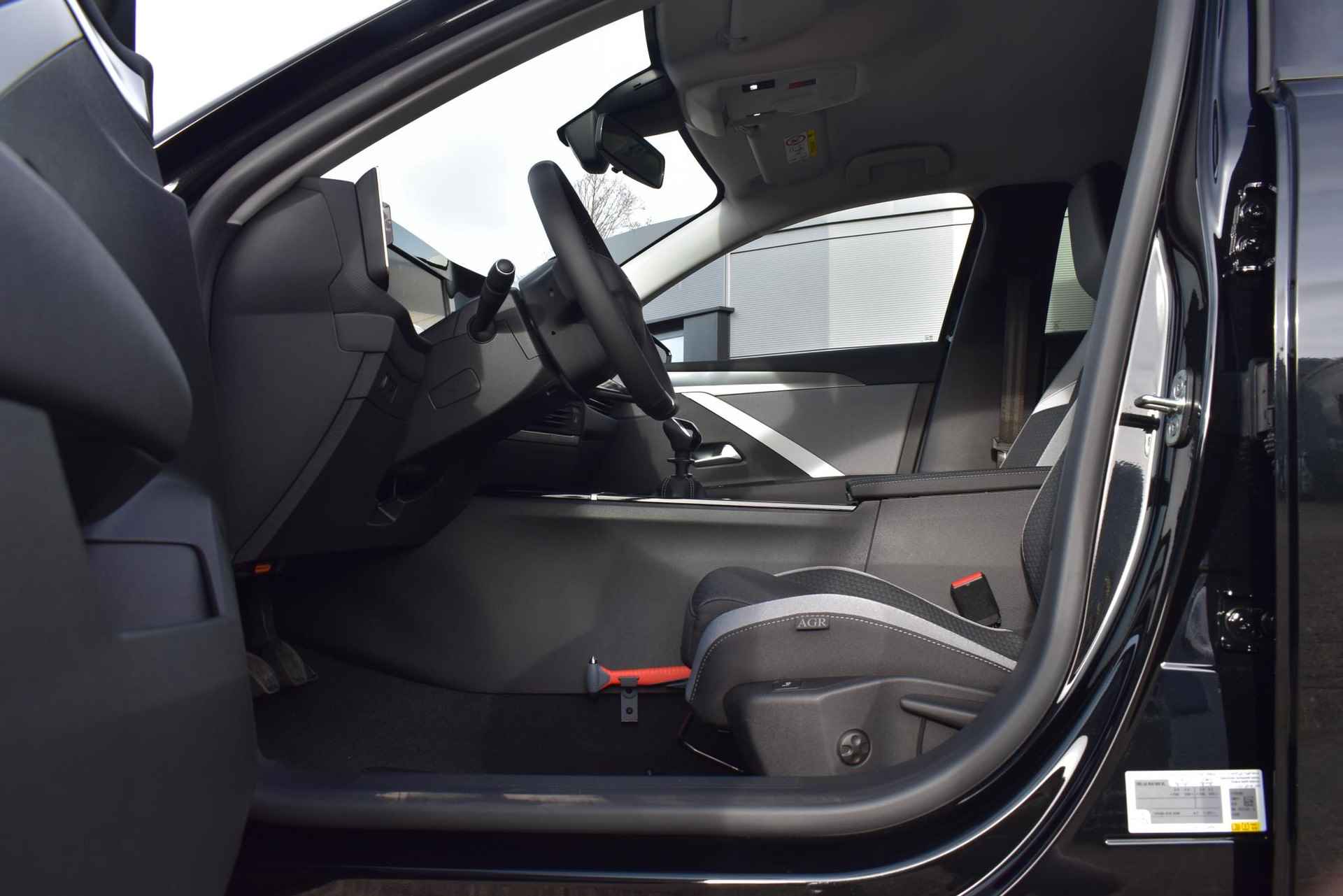 Opel Astra Sports Tourer 1.2 Business Edition Trekhaak Navi Pro Adaptieve Cruise Control - 5/41
