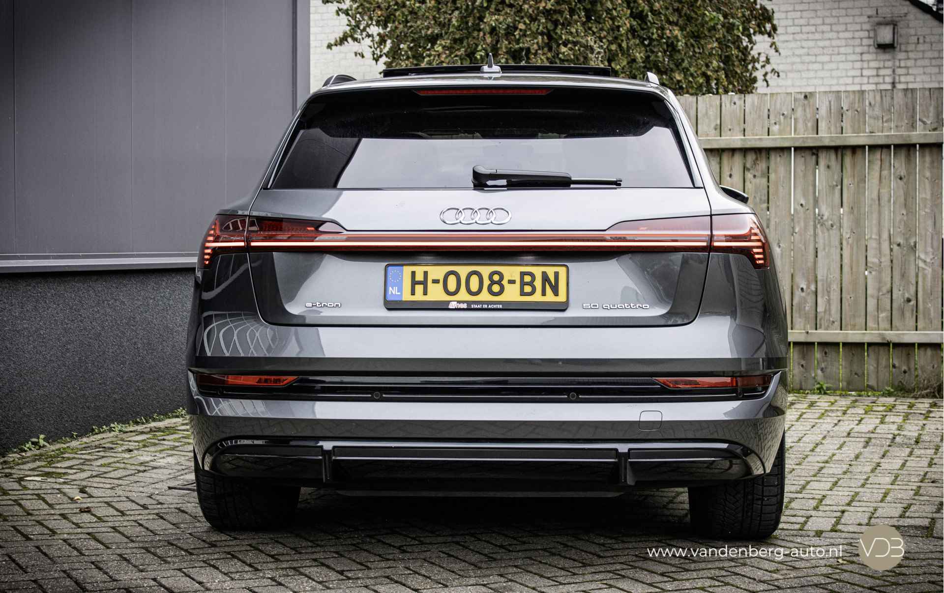 Audi e-tron 50 Quattro S-Line Black Edition PANORAMA Origineel NL - 4/14