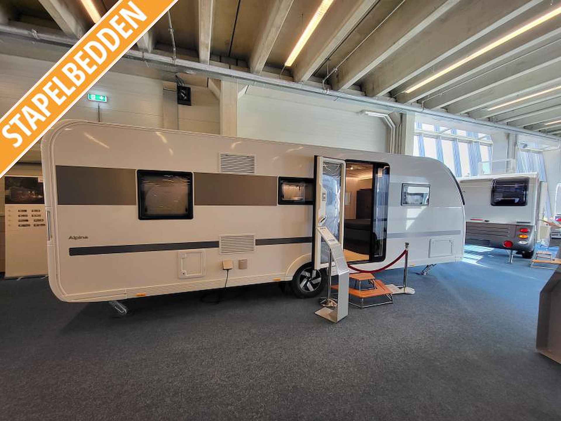 Adria Alpina 663 PT super ruim en compleet