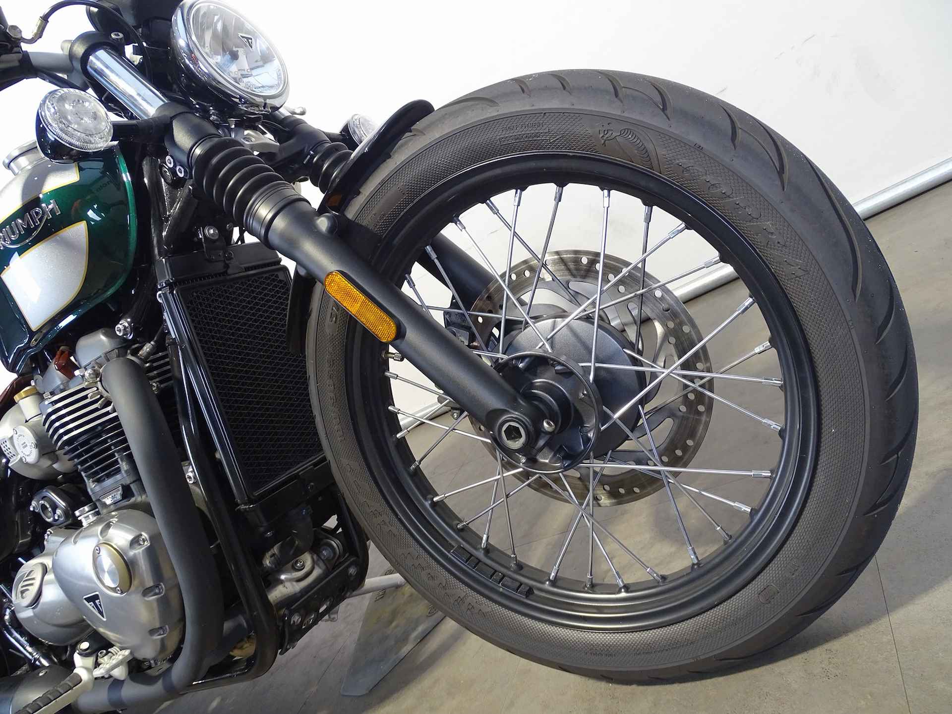 Triumph BONNEVILLE BOBBER - 5/11