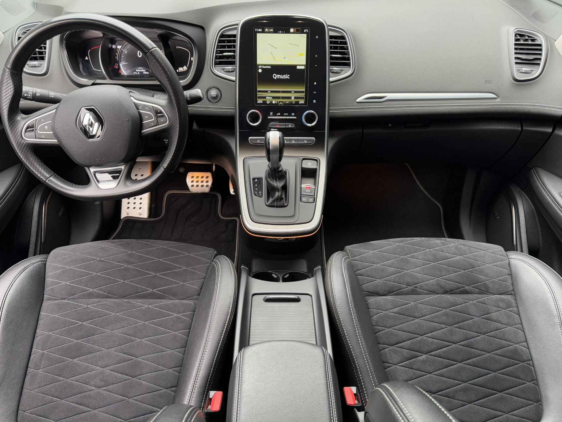 Renault Grand Scénic 1.3 TCe Executive Automaat 157 PK / 7 Persoons / 1500KG Trekgewicht / Stoelverwarming / Navigatie / Bose Geluidsinstallatie  / Achteruitrijcamera / Cruise Control Adaptief - 2/34