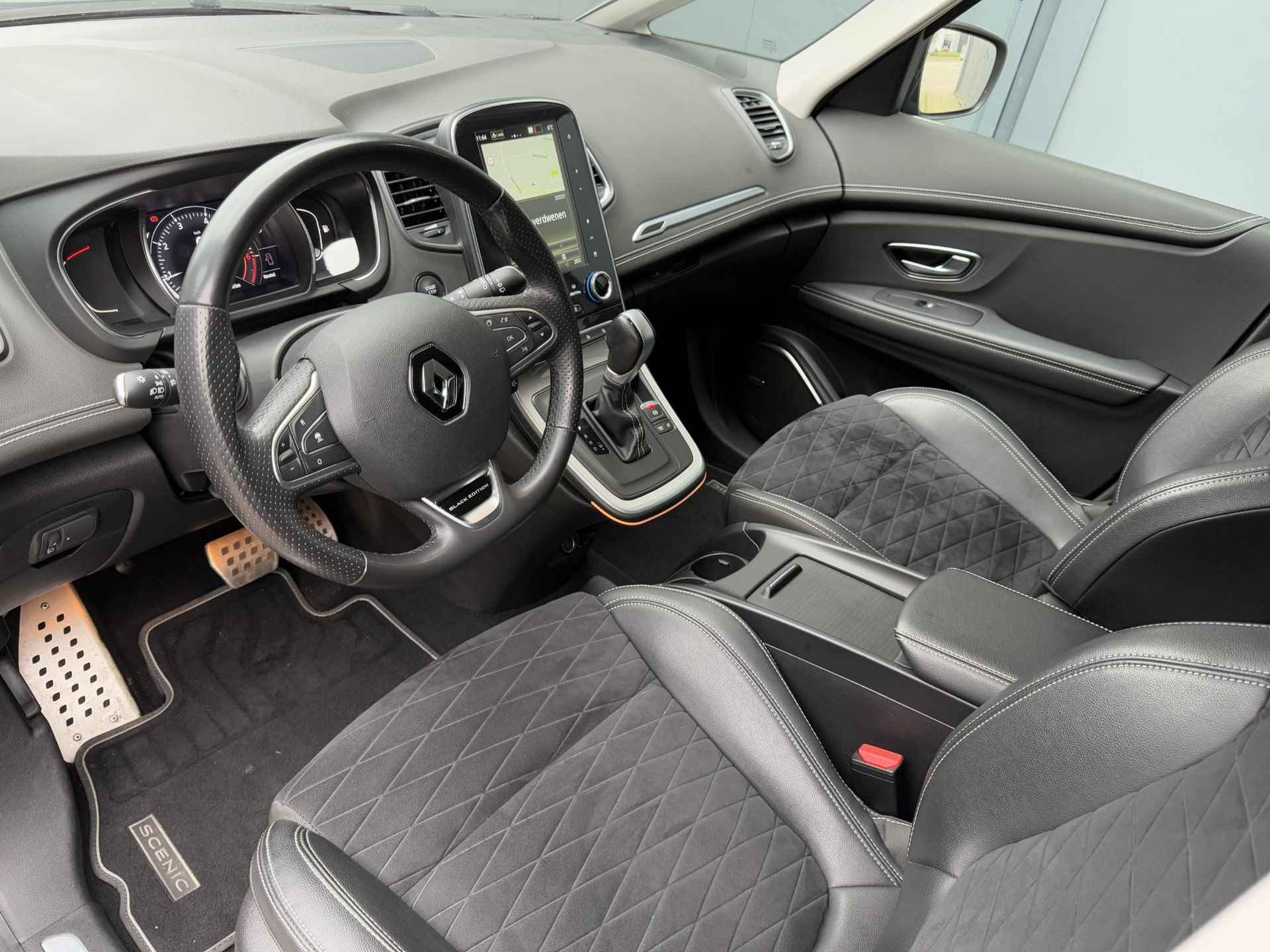 Renault Grand Scénic 1.3 TCe Executive Automaat 157 PK / 7 Persoons / 1500KG Trekgewicht / Stoelverwarming / Navigatie / Bose Geluidsinstallatie  / Achteruitrijcamera / Cruise Control Adaptief - 17/34